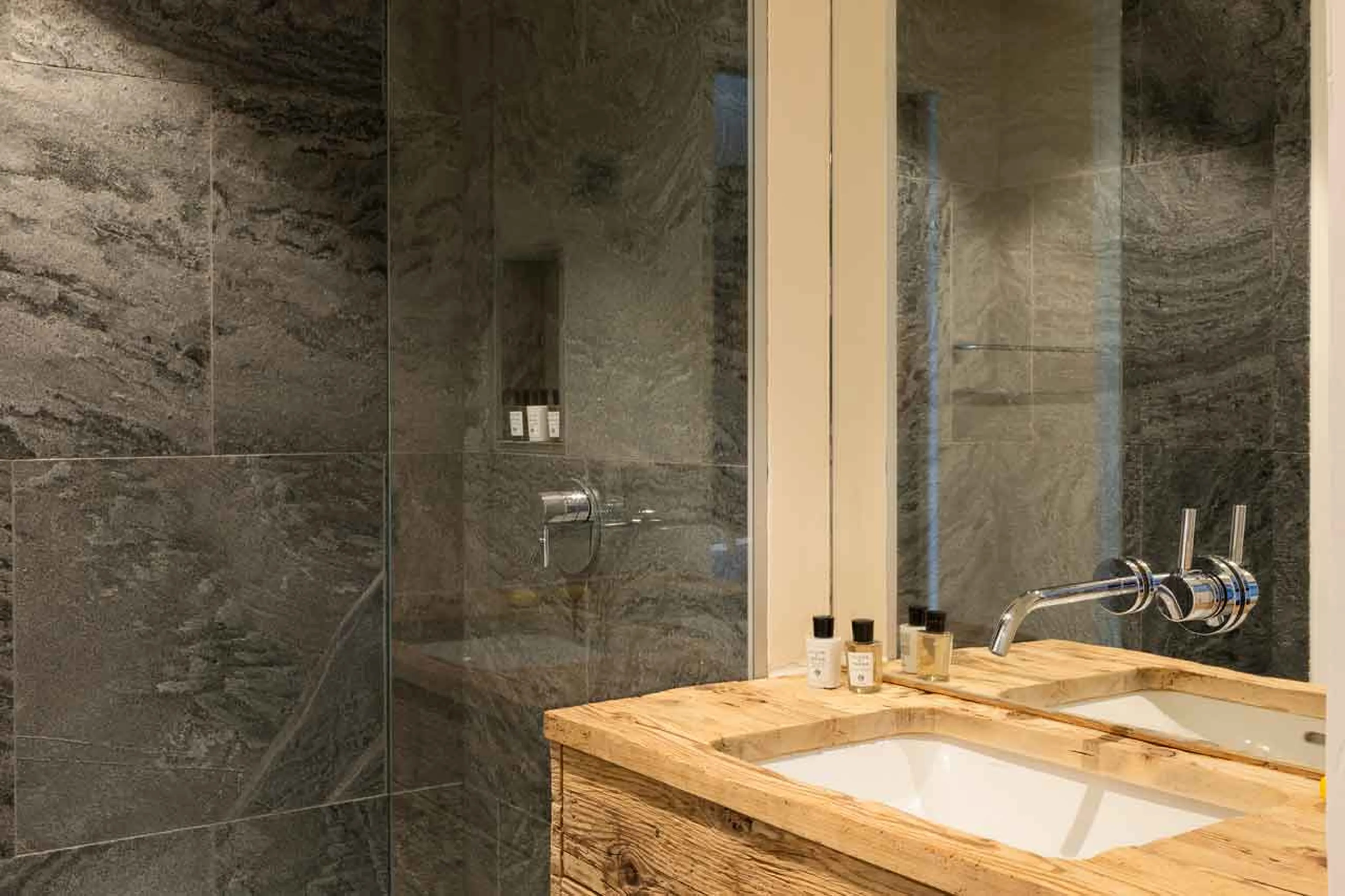 Bedroom 3 en-suite at Chalet Petheo in Verbier