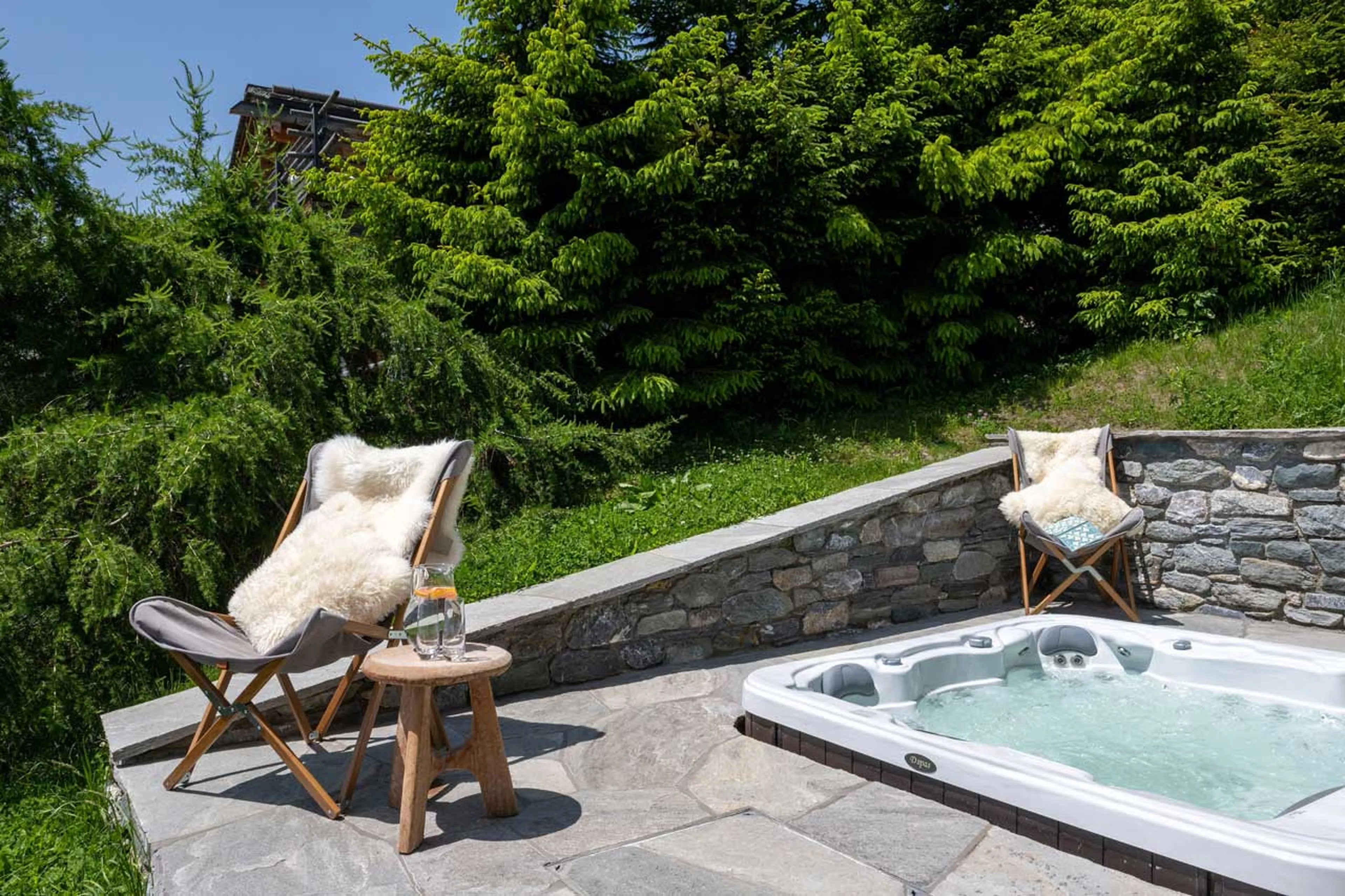 Jacuzzi at Chalet Petheo in Verbier