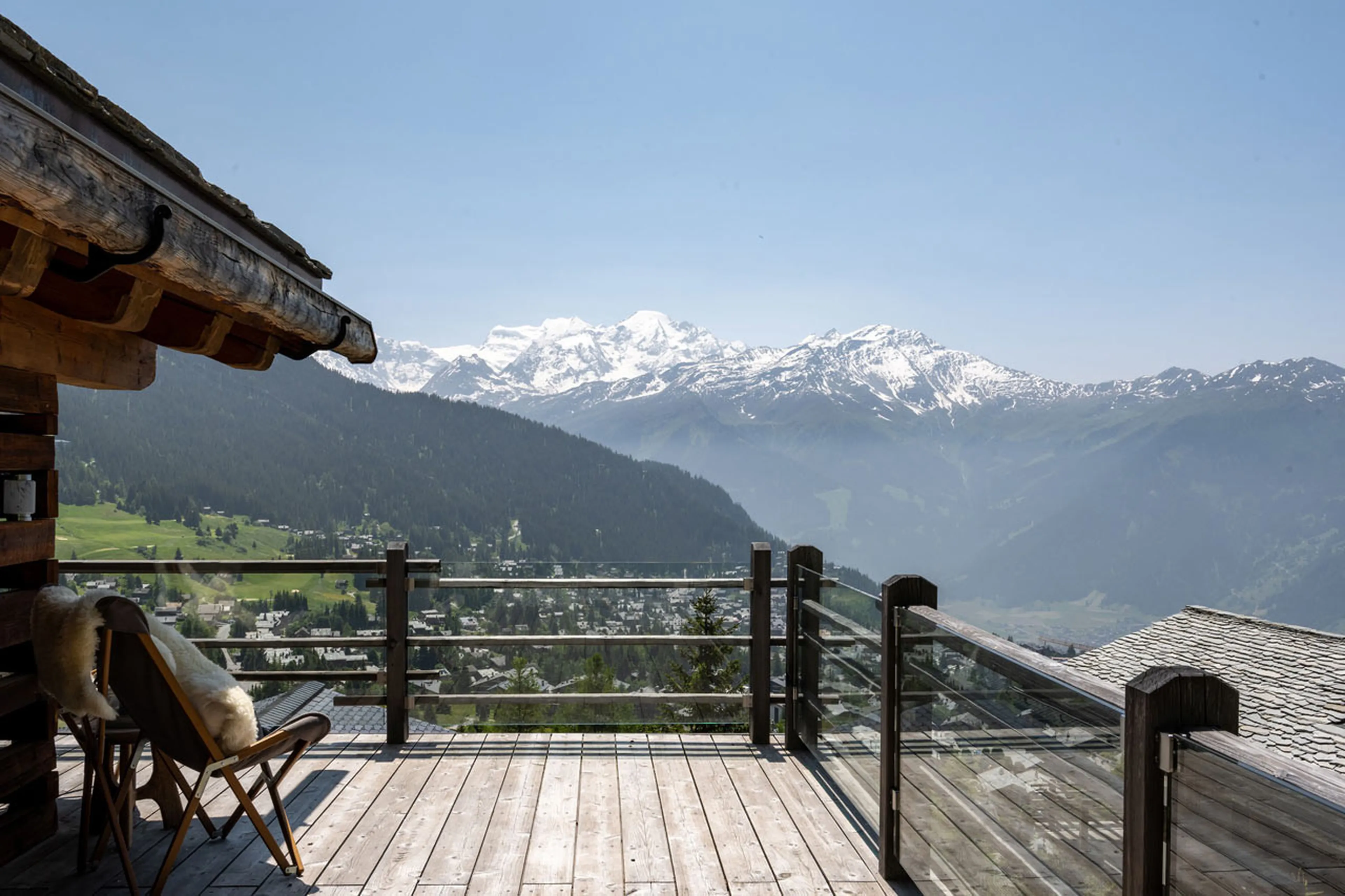 Wrap around balcony at Chalet Petheo in Verbier