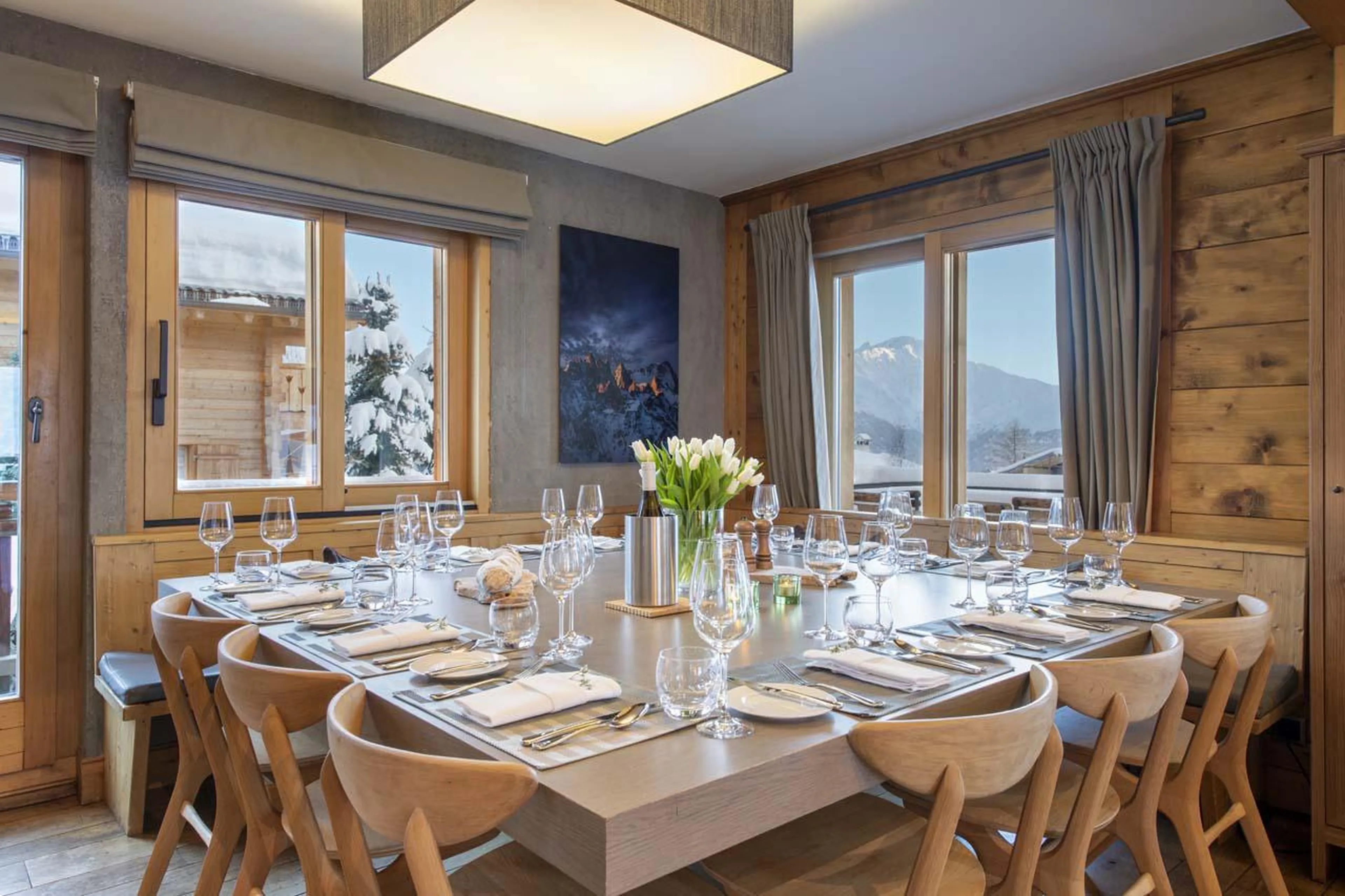 Bright dining area at Chalet Pierre Avoi in Verbier