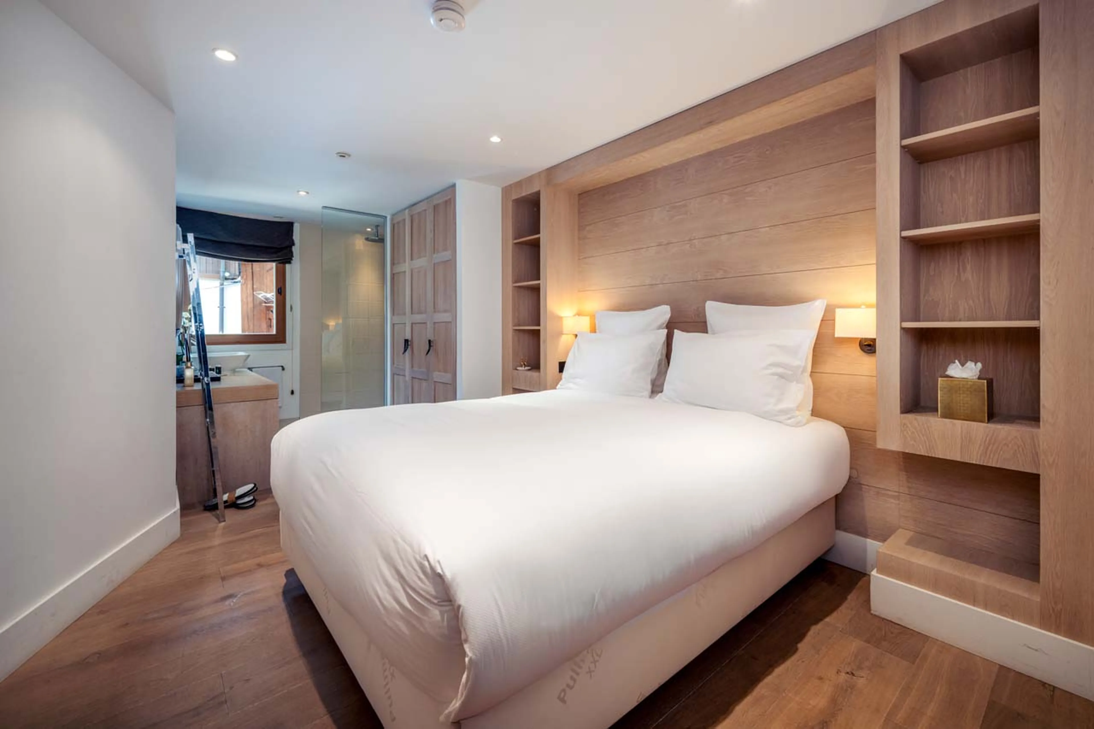 Double bedroom in Chalet Pierremont, Courchevel Le Praz