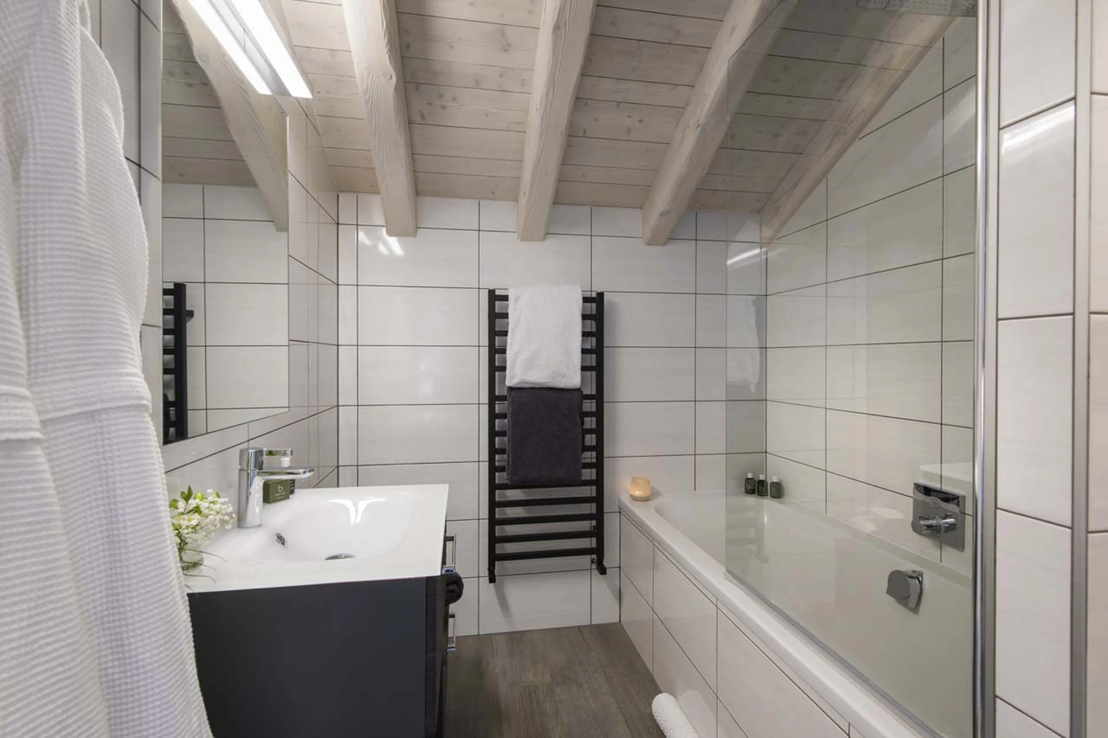 En-suite bathroom at Chalet Pont du Cam in Meribel