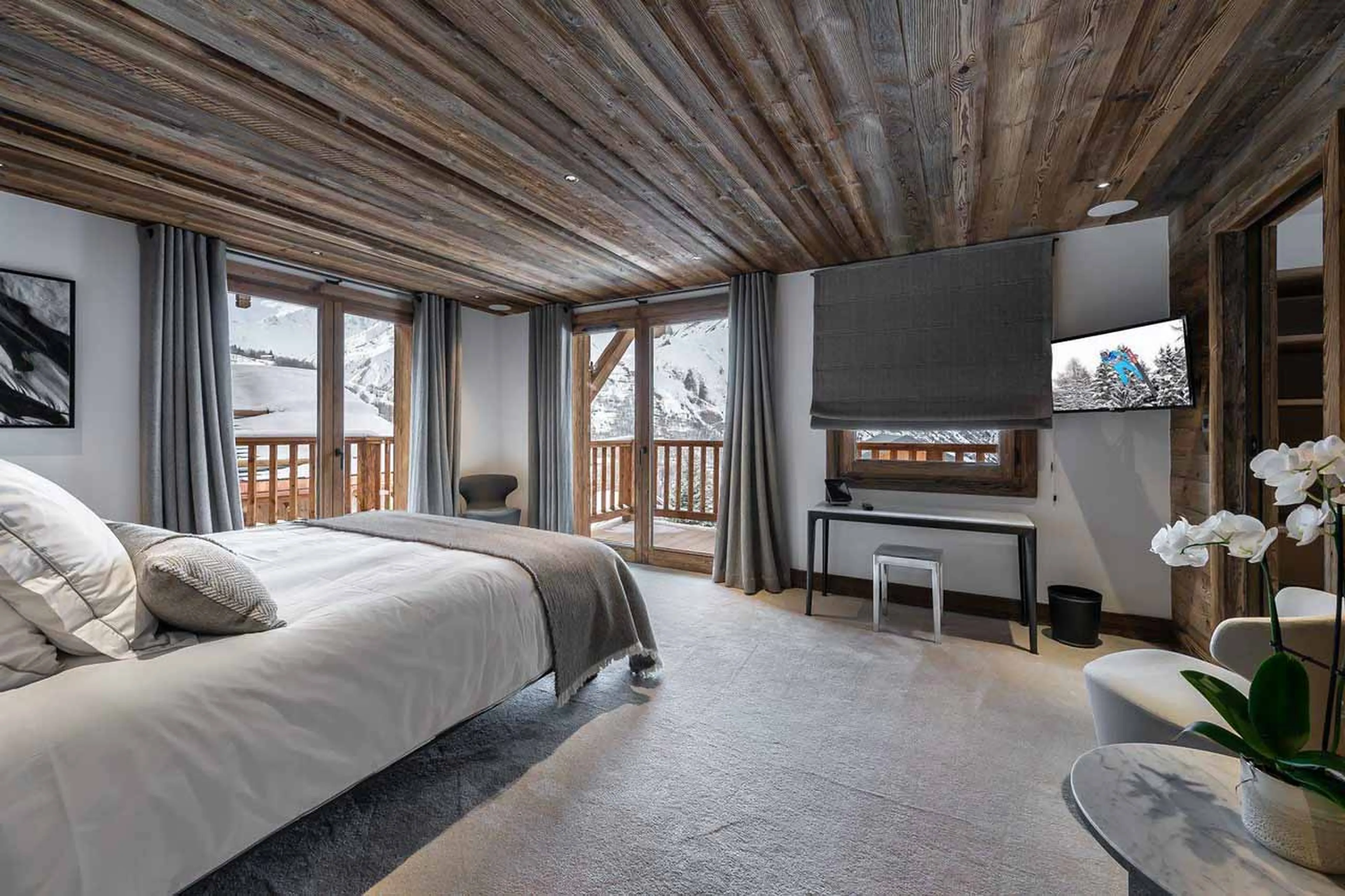 Bedroom one at Chalet Pure Black Crystal in St Martin de Belleville
