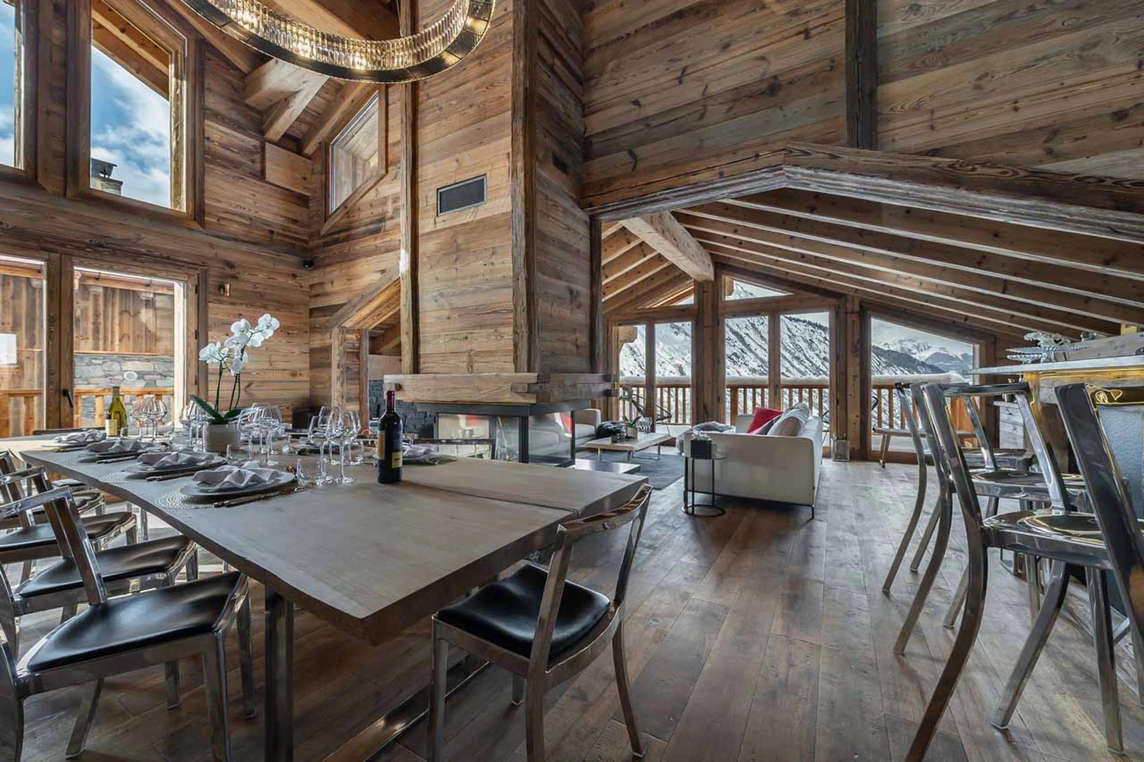 Dining table at Chalet Pure Black Crystal in St Martin de Belleville
