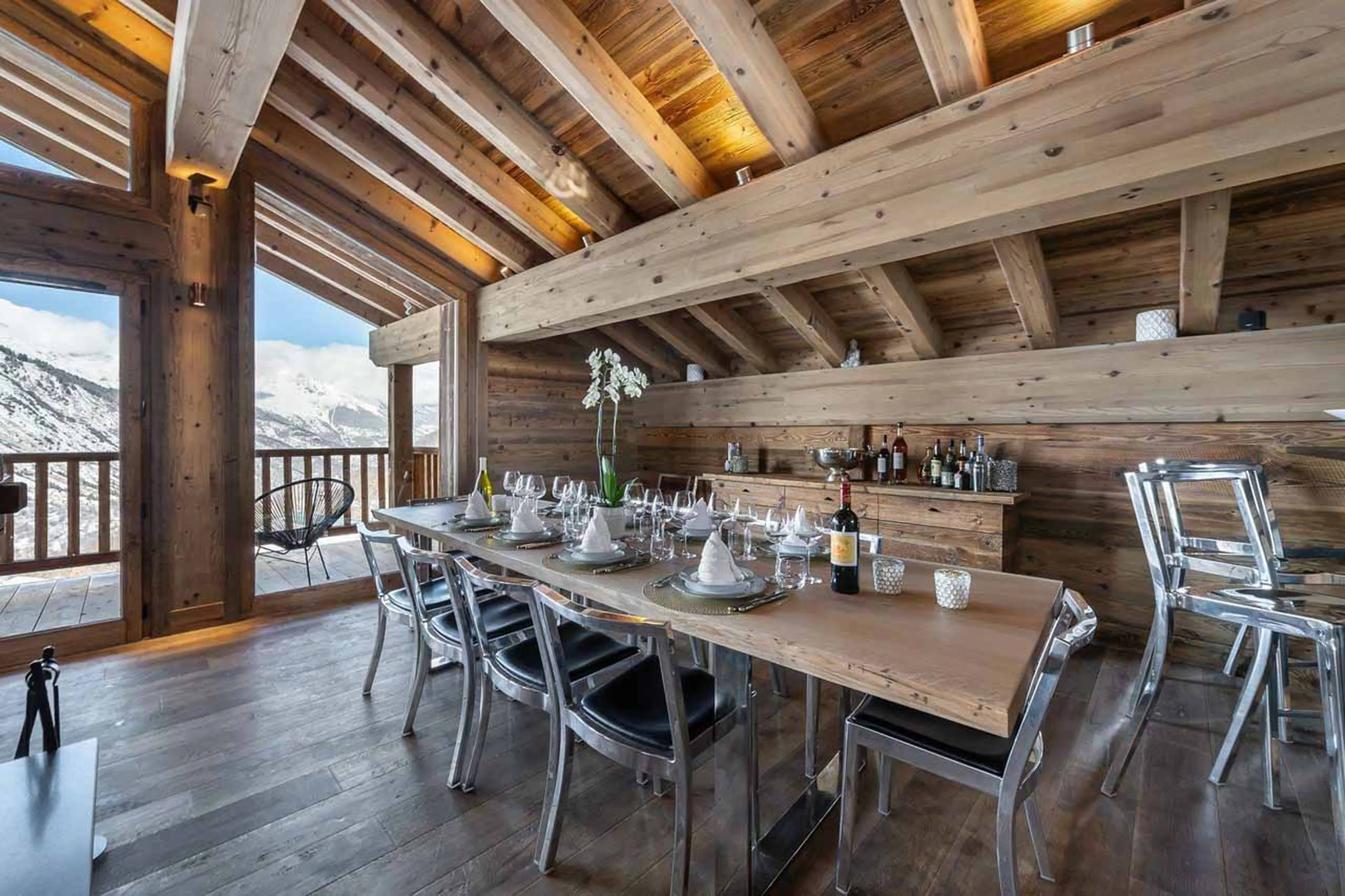 Dining table at Chalet Pure White Crystal in St Martin de Belleville
