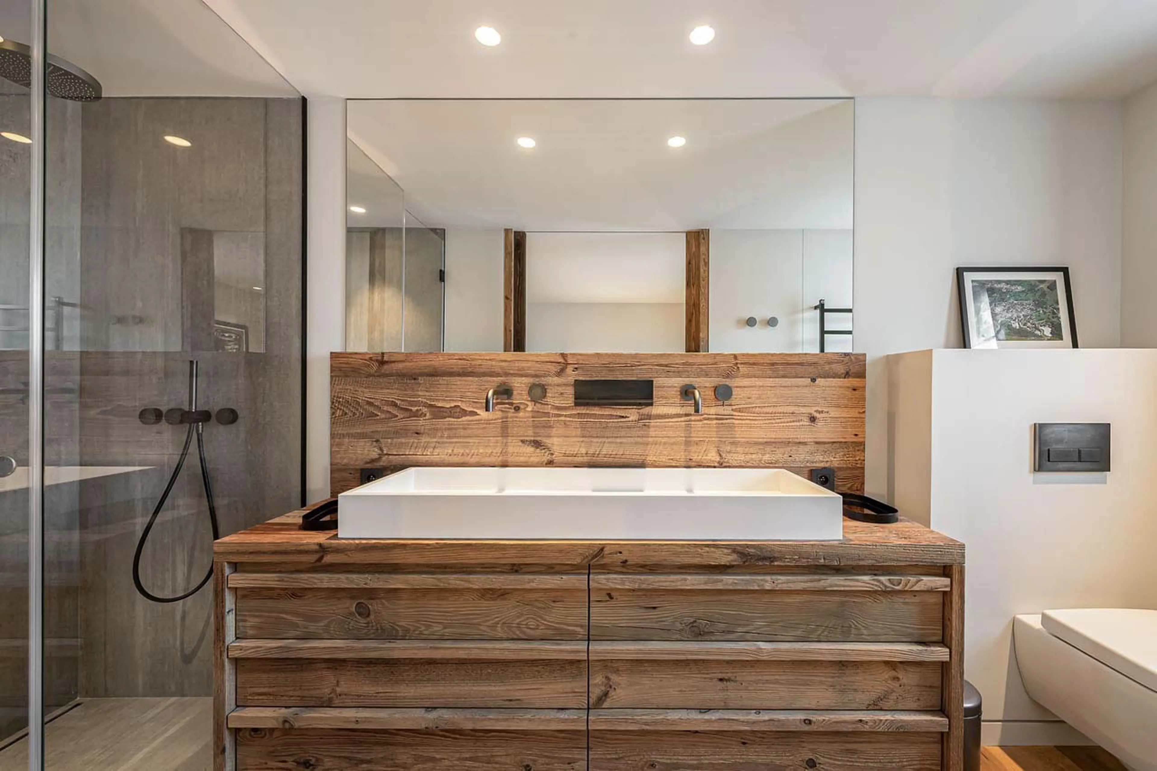 Bathroom five at Chalet Quebec in St Martin de Belleville