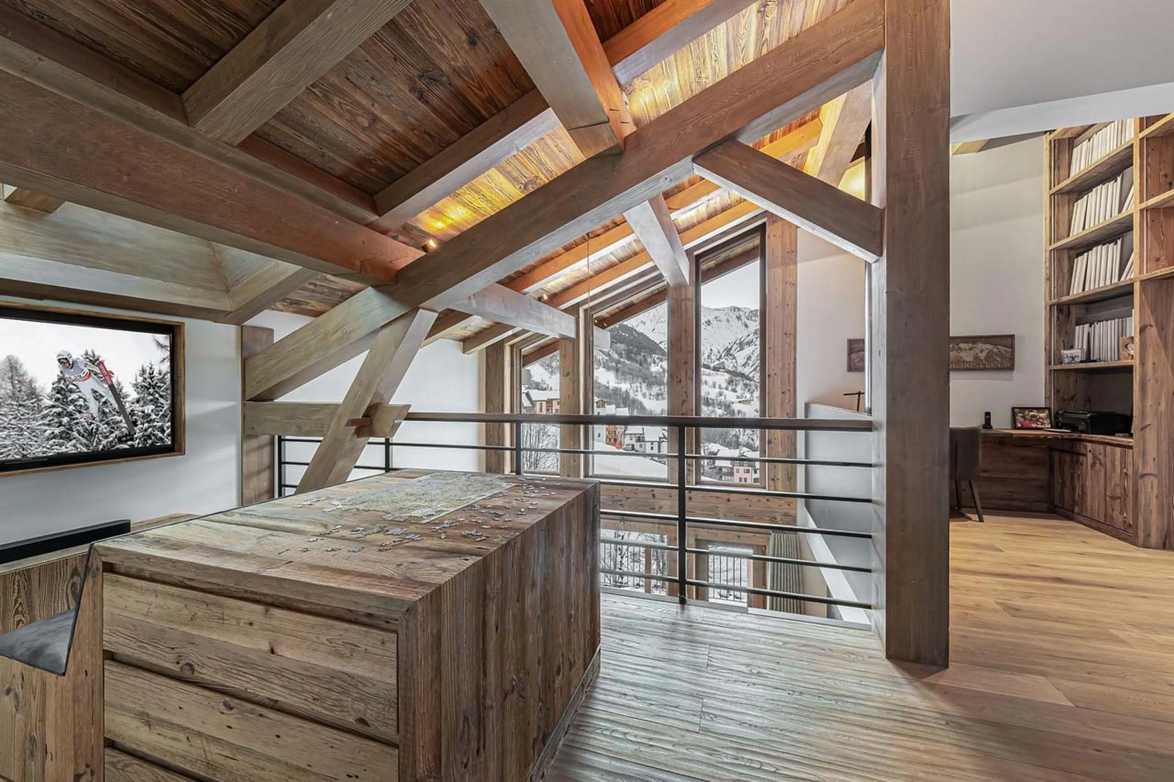 Office area at Chalet Quebec in St Martin de Belleville