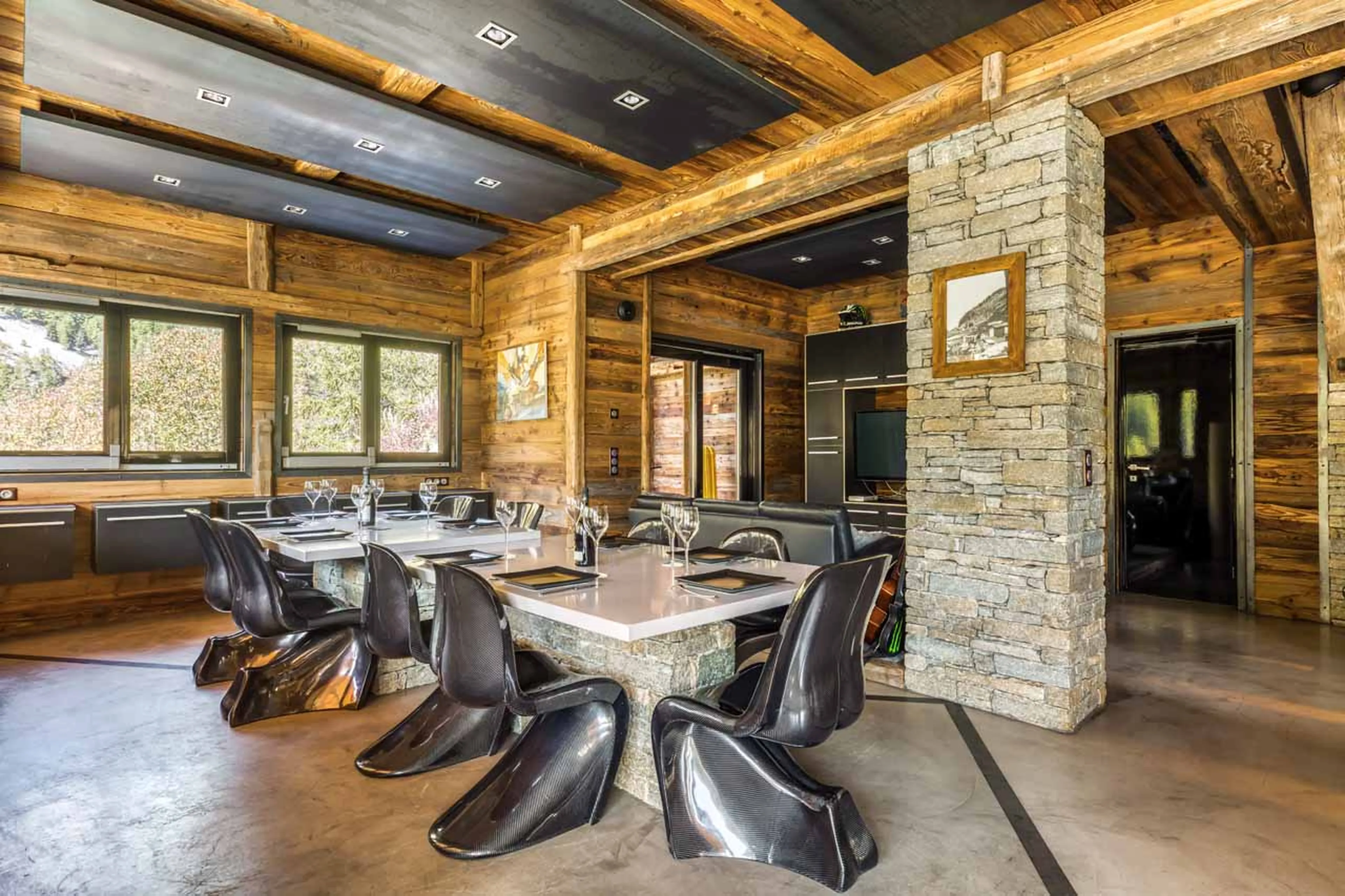 Dining room at Chalet Quezac in Tignes