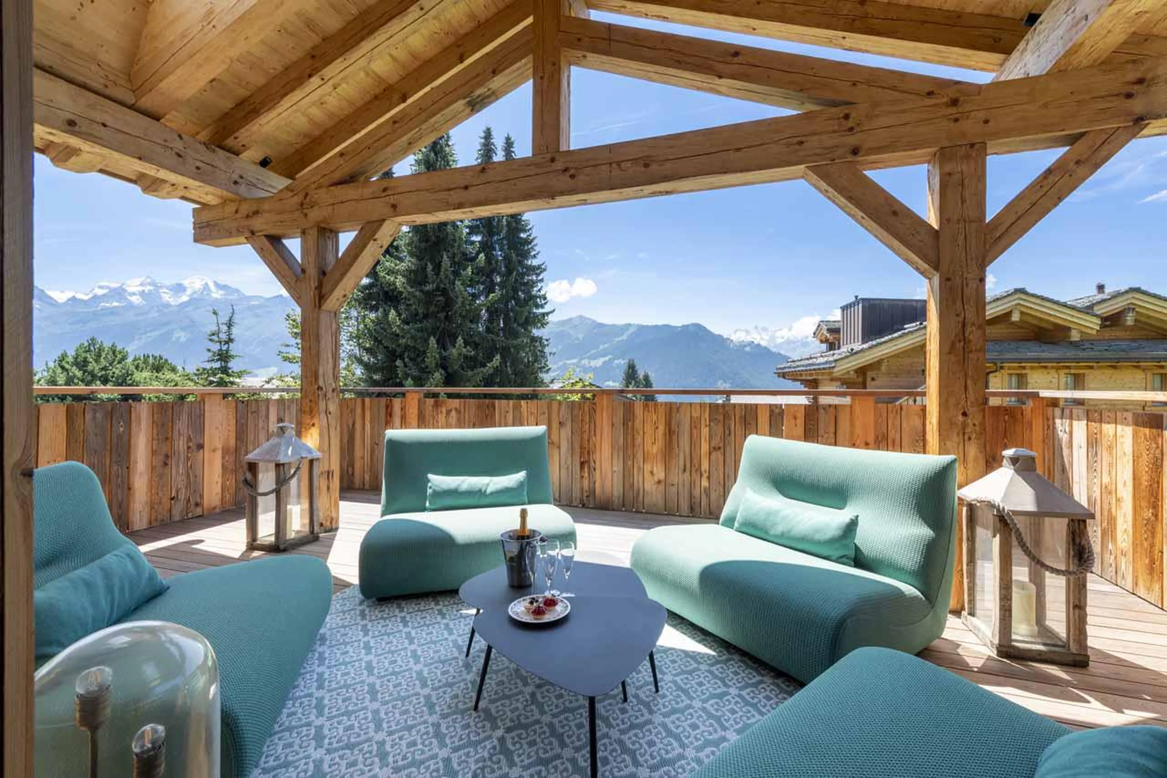 Outdoor seating in Chalet Ranch, Verbier