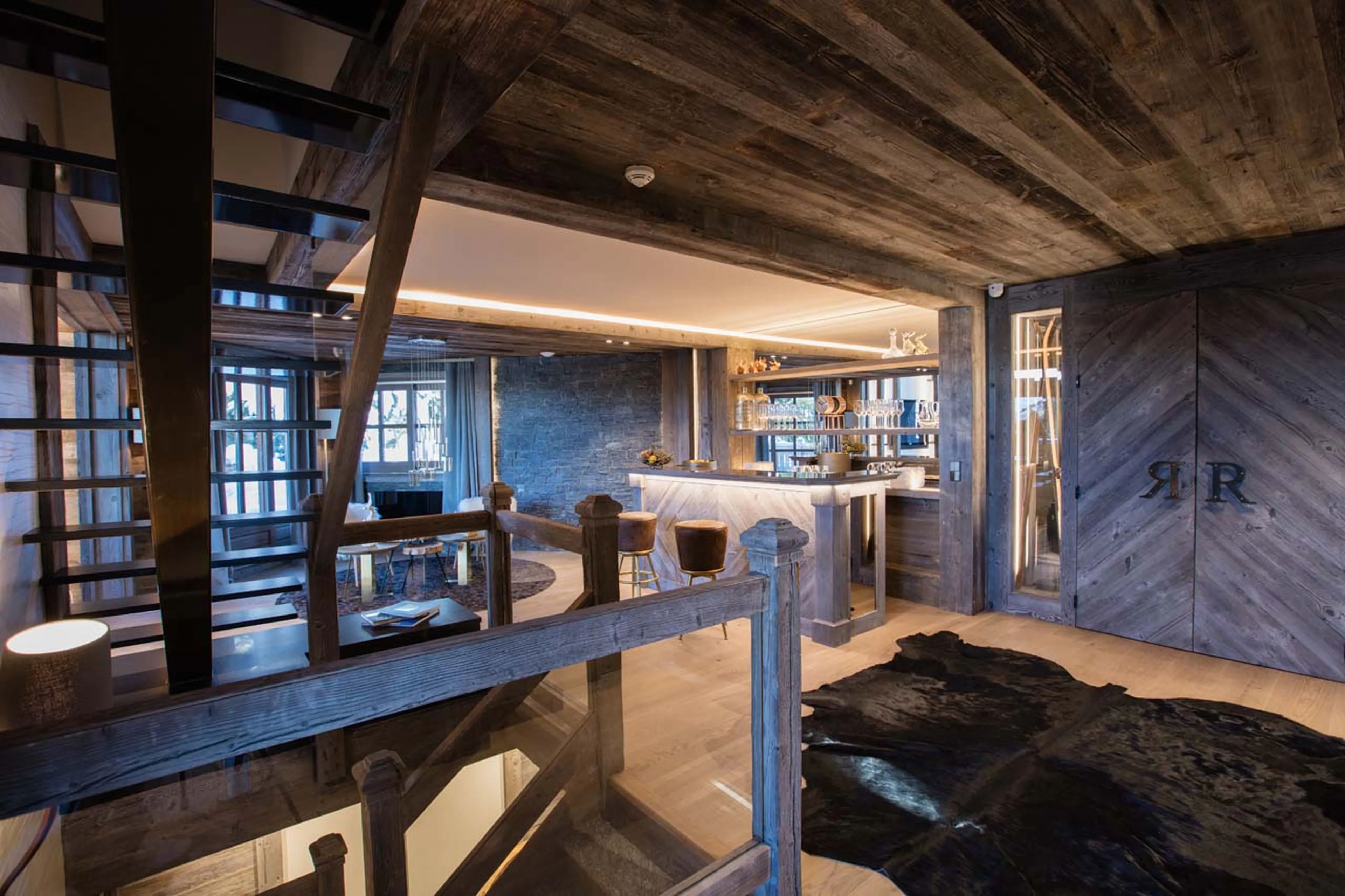 Bar and entrance at Chalet Razzie in Courchevel 1850