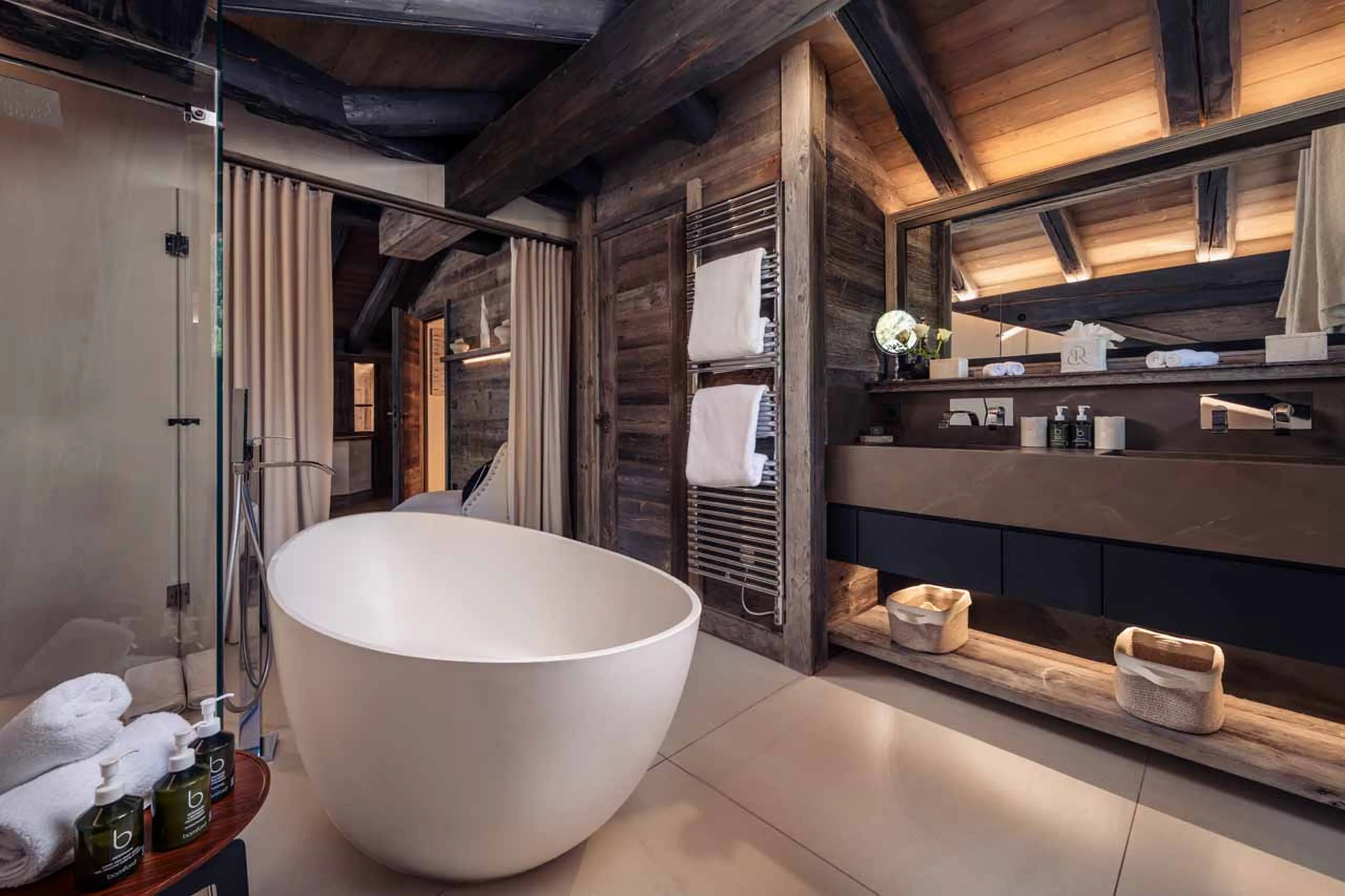 Bedroom 1 en-suite at Chalet Razzie in Courchevel 1850