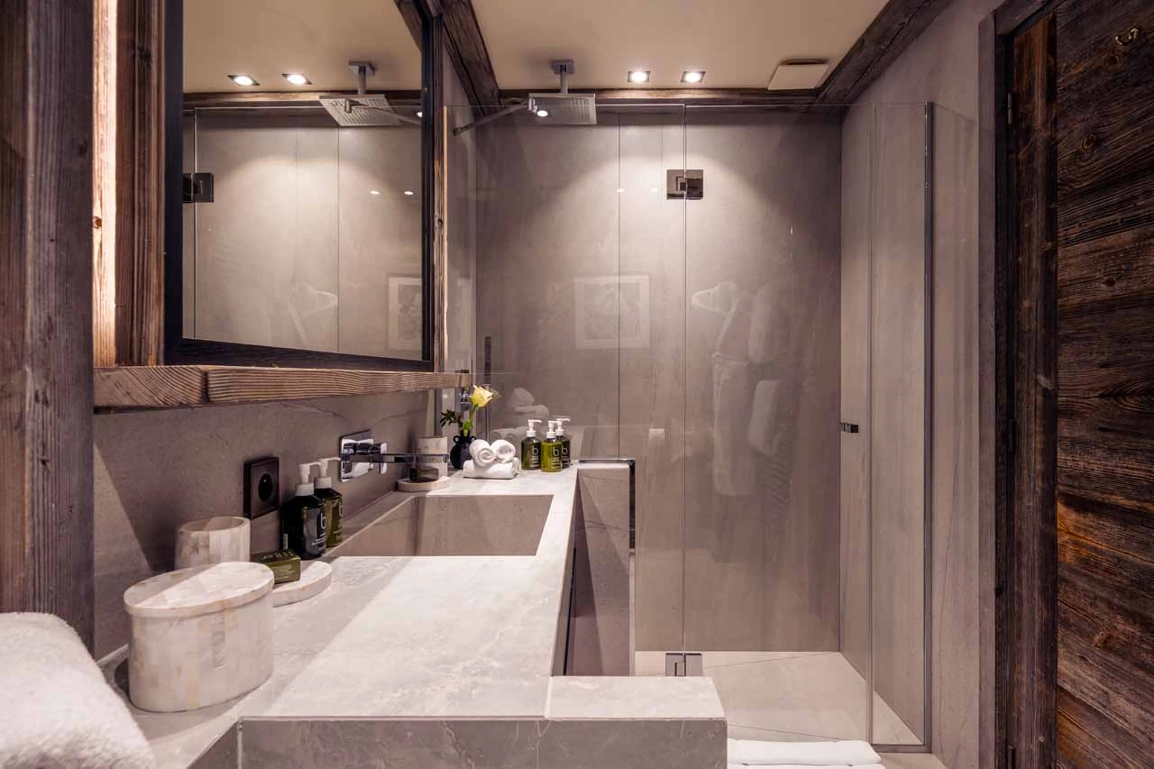 En-suite bathroom at Chalet Razzie in Courchevel 1850