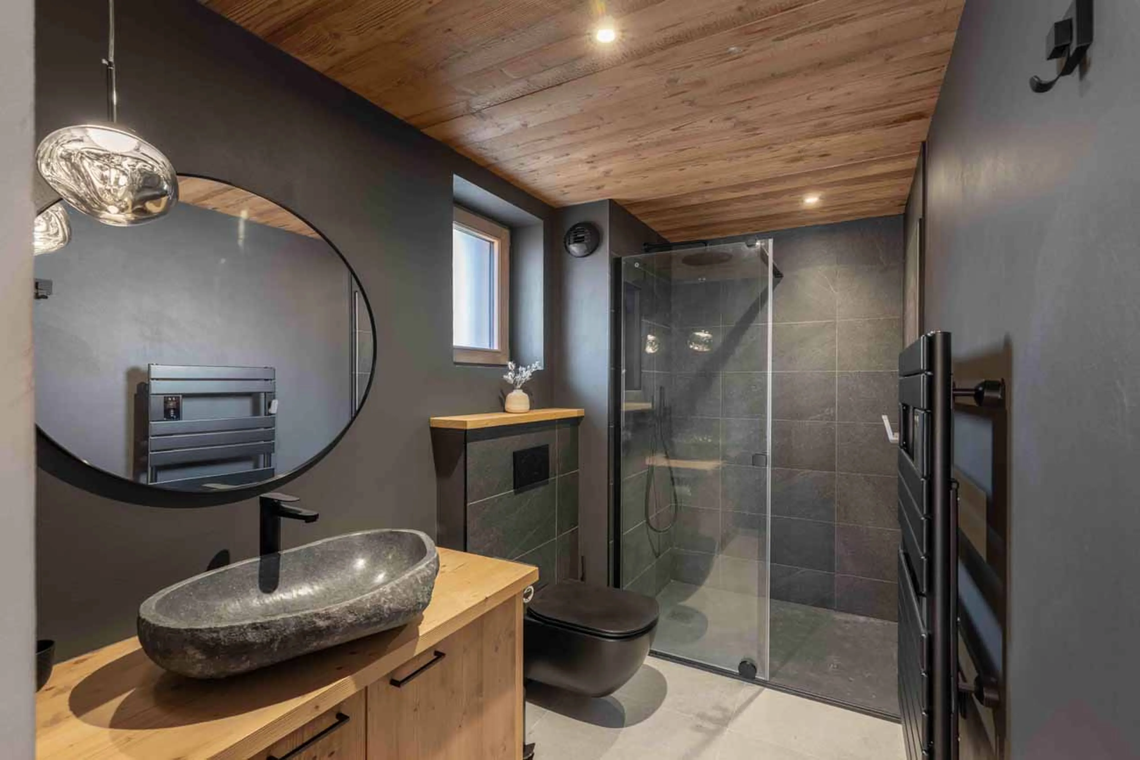 Bedroom 4 en-suite at Chalet Reve de Marmotte in Meribel