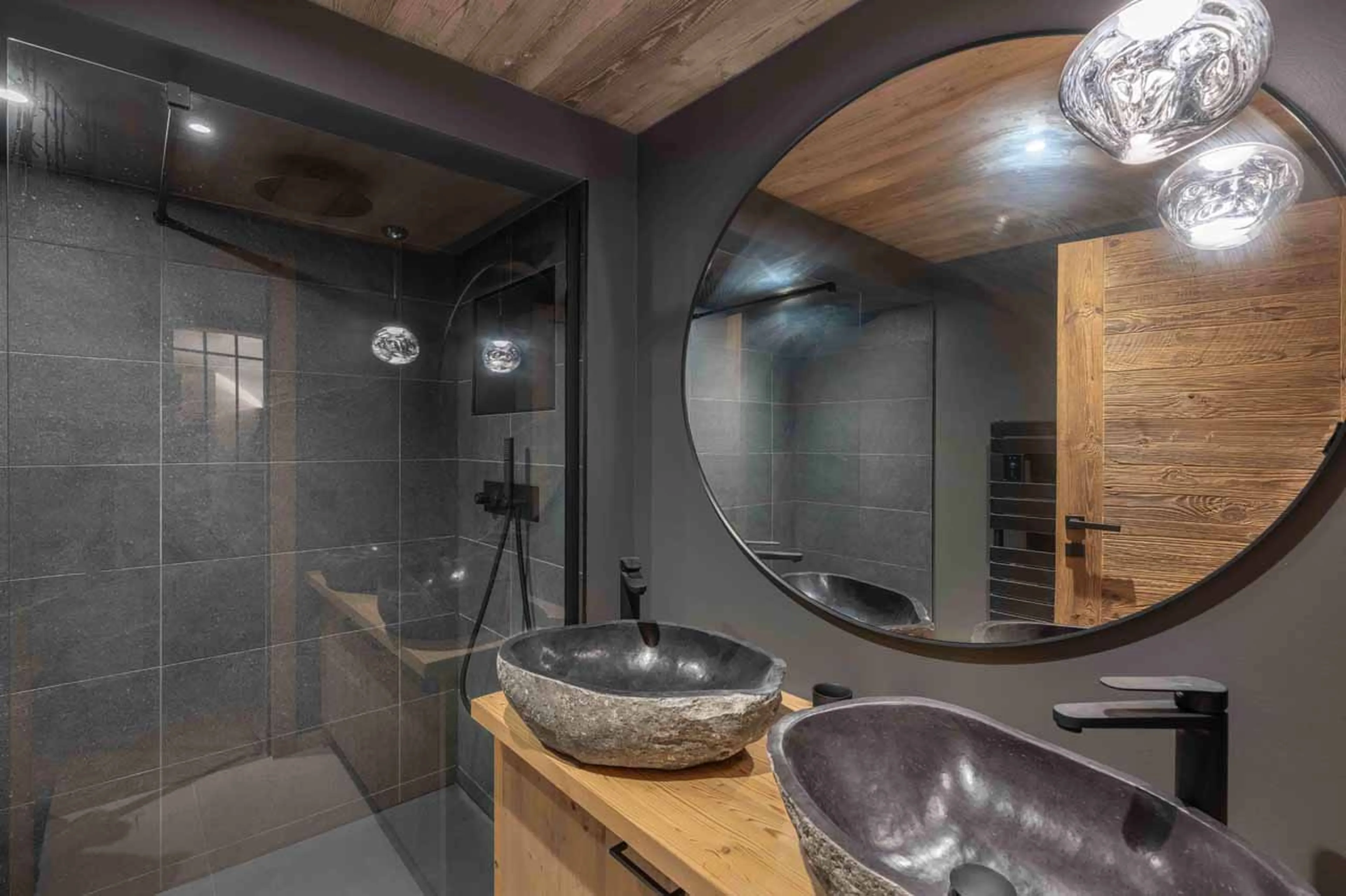 Bedroom 5 separate shower room at Chalet Reve de Marmotte in Meribel