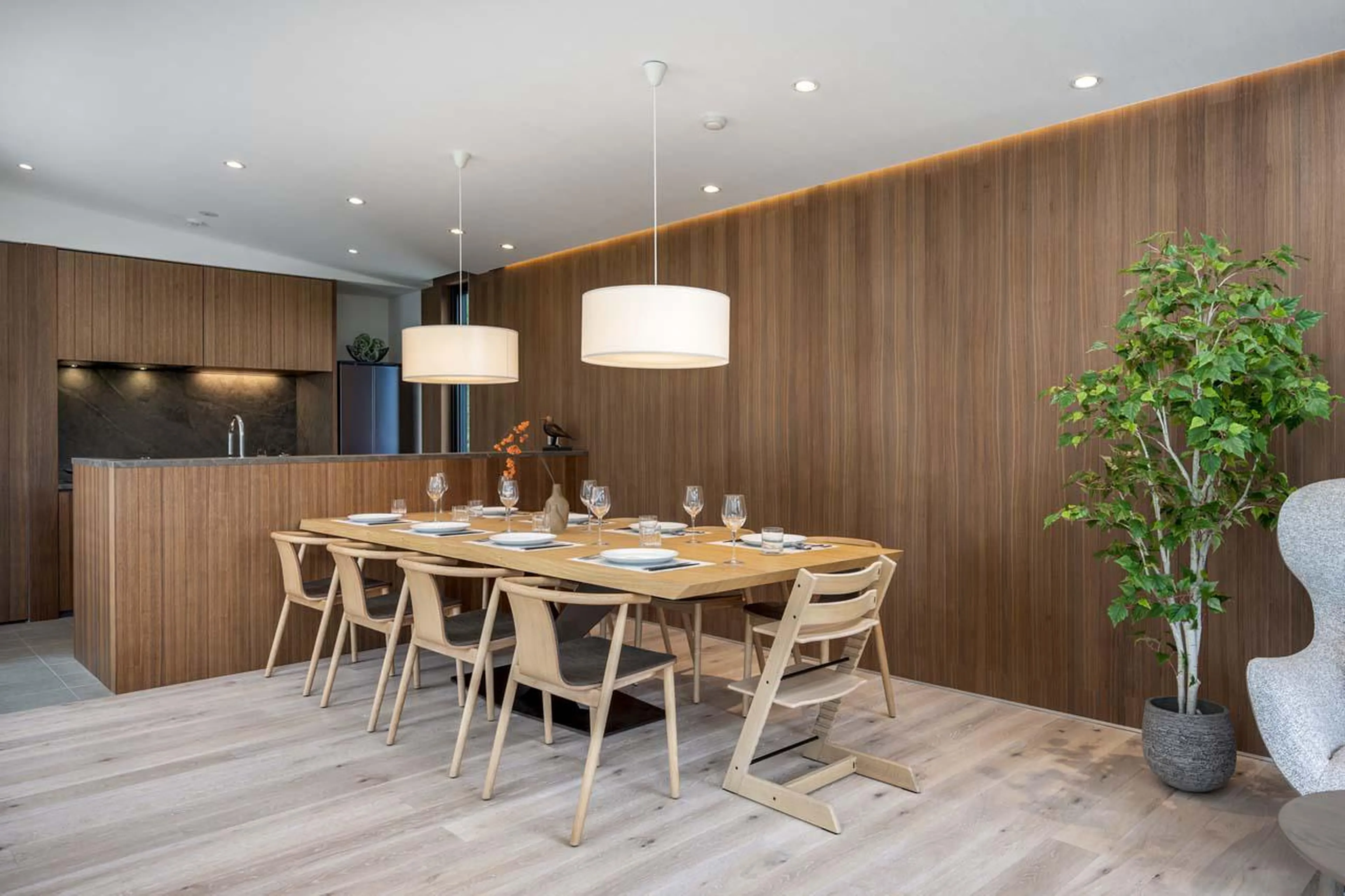 Elegant wooden dining table at Chalet Ryoun in Niseko