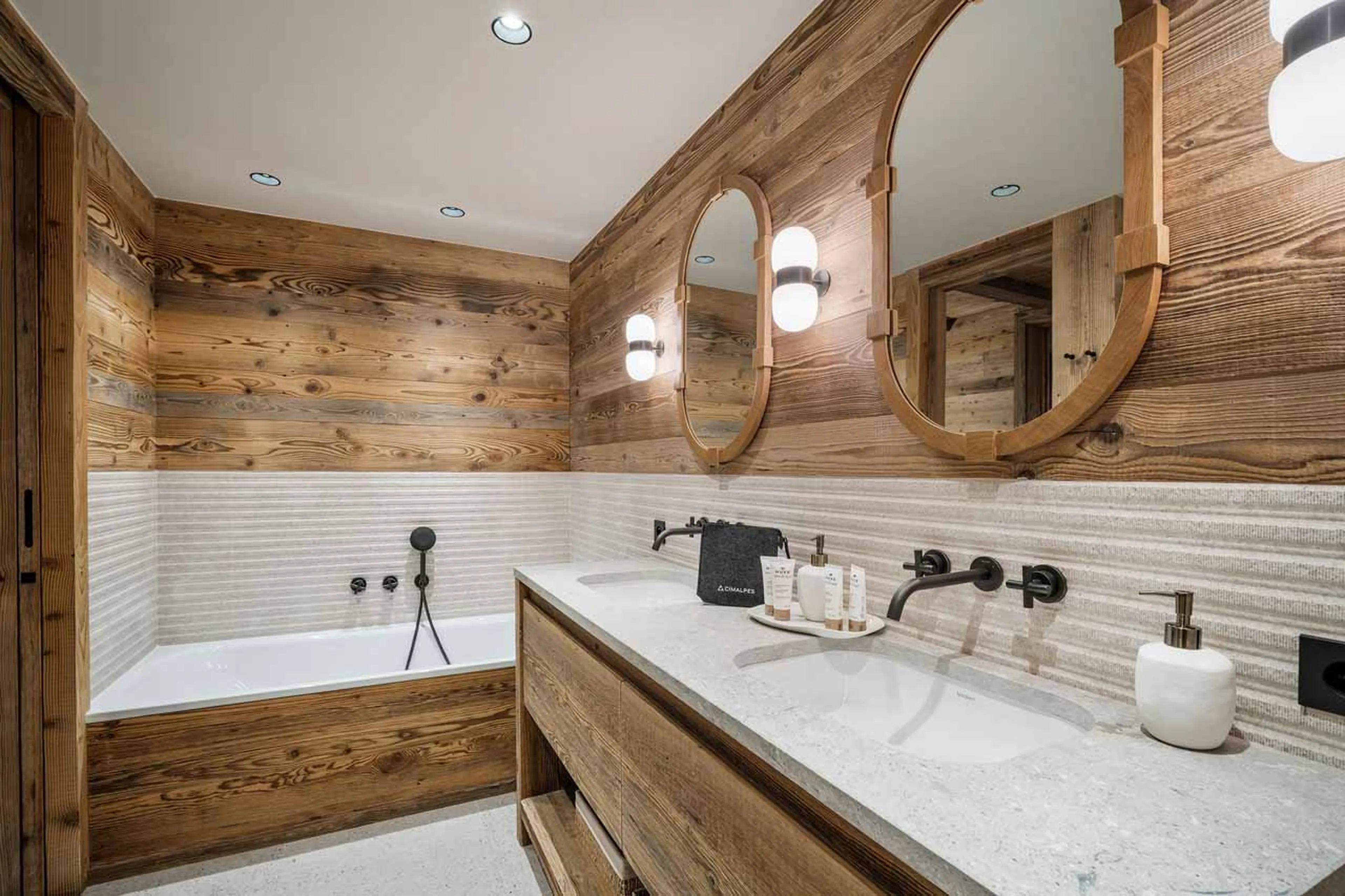 Bedroom 3 en-suite at Chalet Sable Blanc in Saint Martin de Belleville