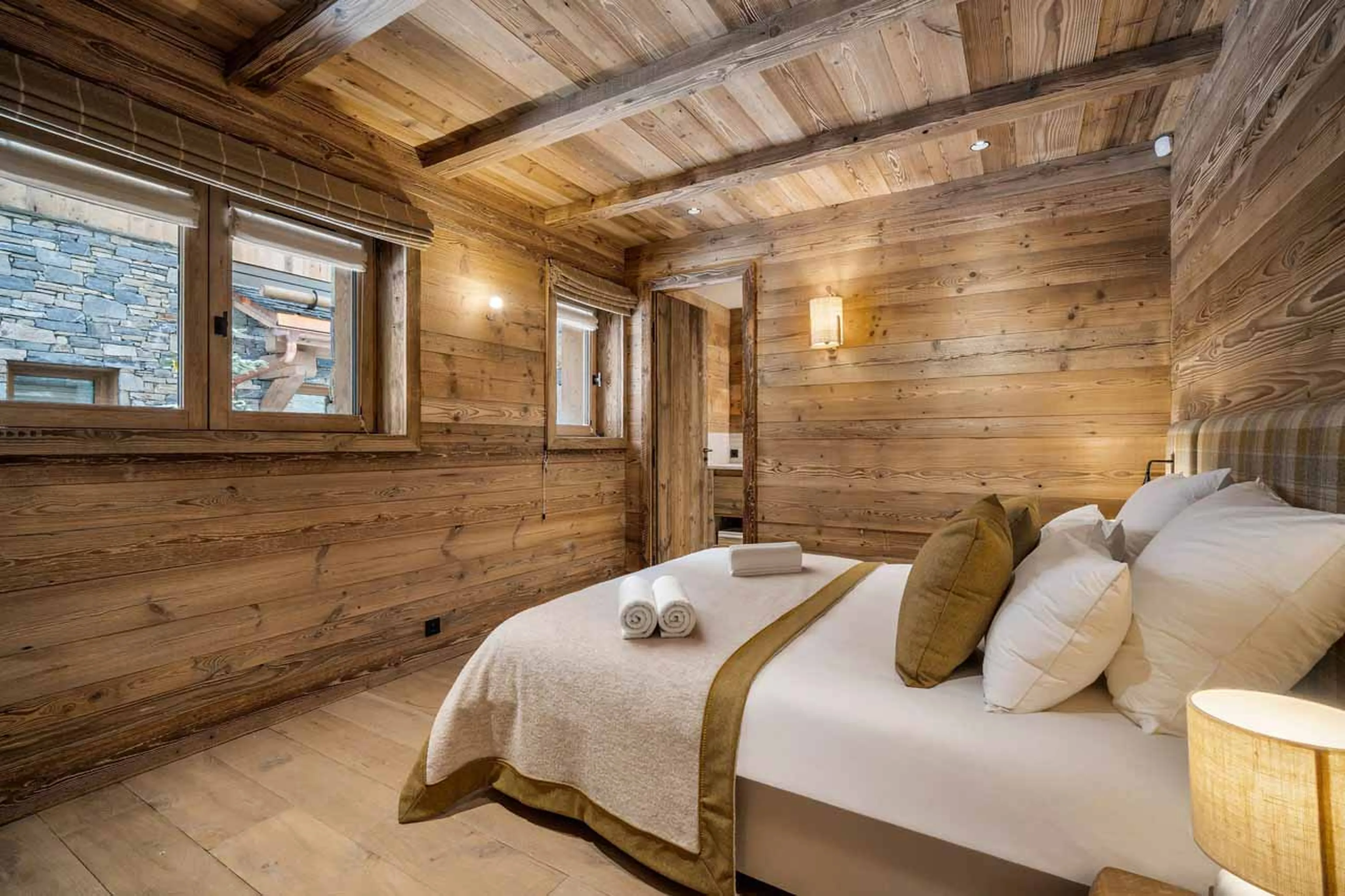 Bedroom 4 windows at Chalet Sable Blanc in Saint Martin de Belleville
