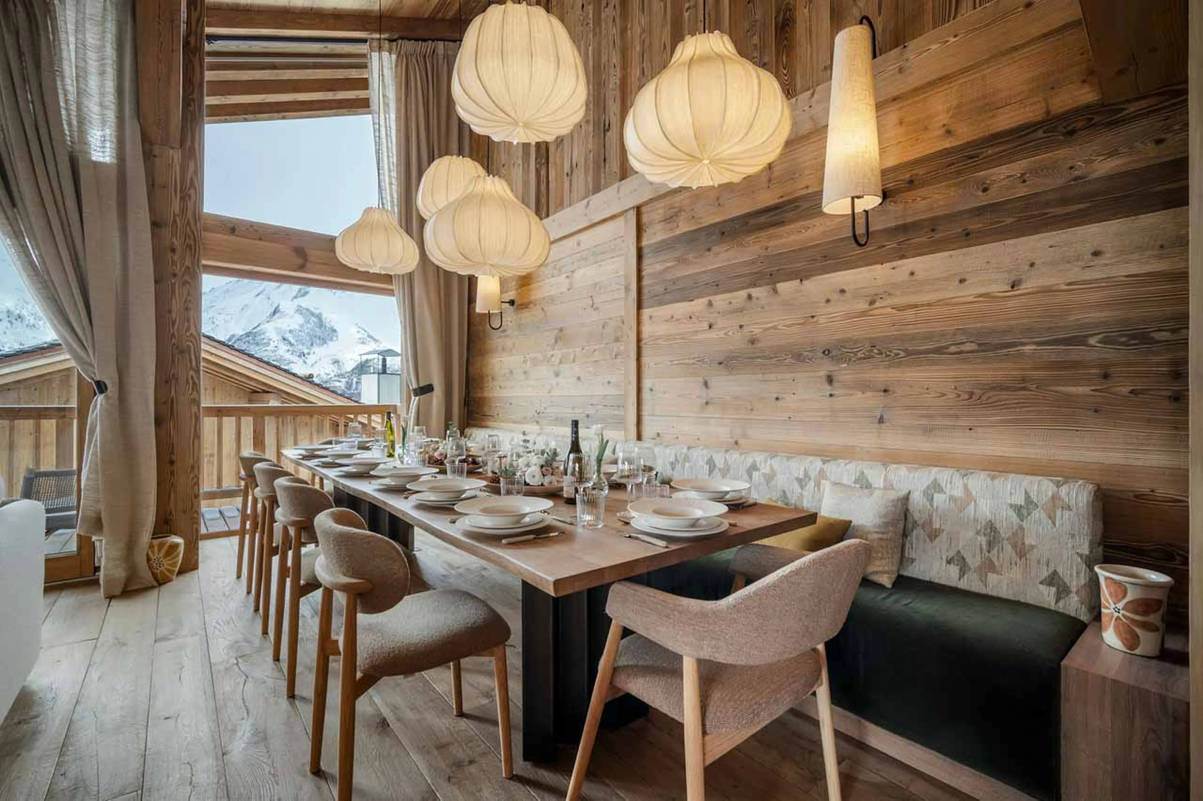 Dining area at Chalet Sable Blanc in Saint Martin de Belleville