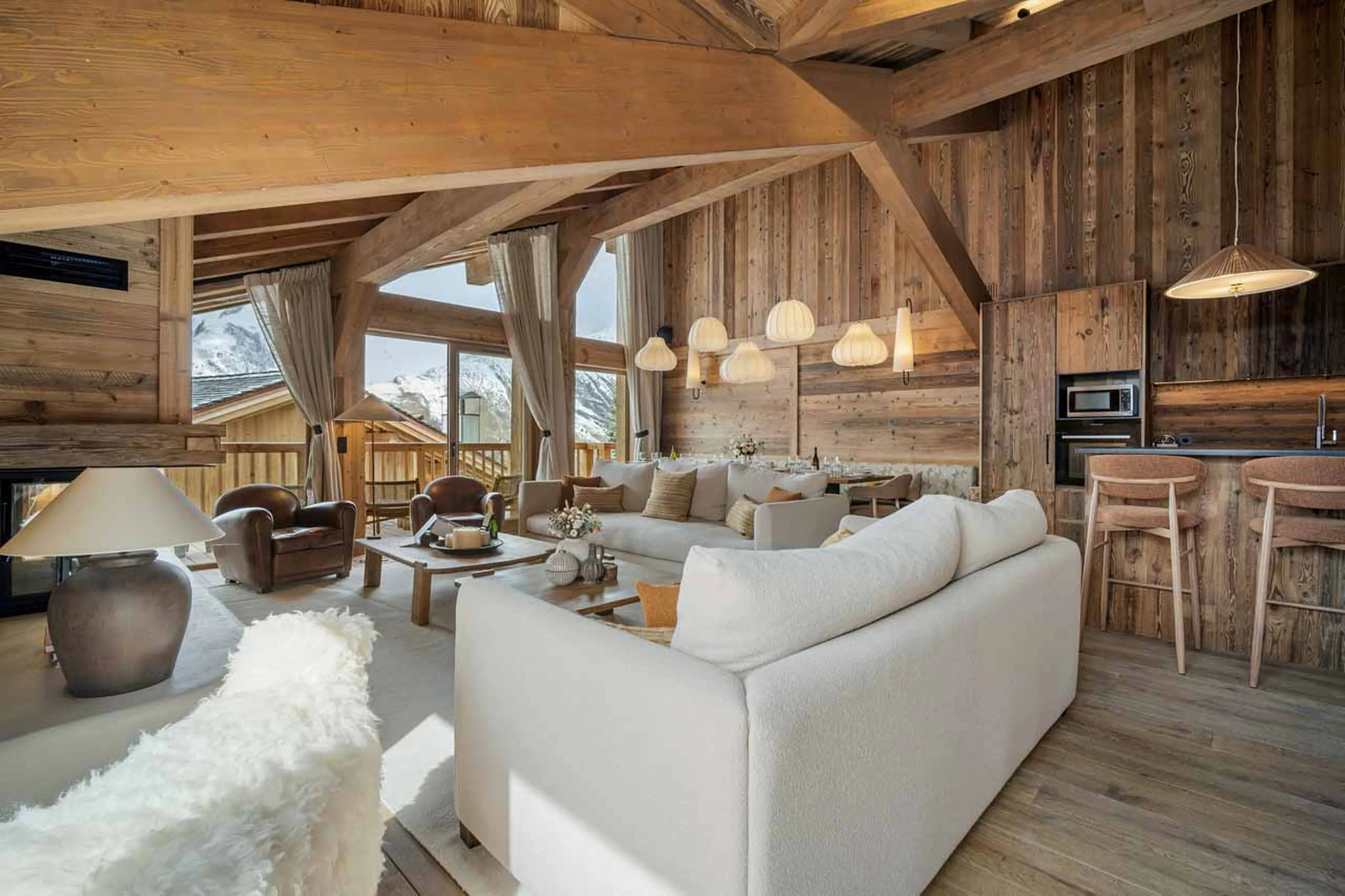 Living area open-plan at Chalet Sable Blanc in Saint Martin de Belleville