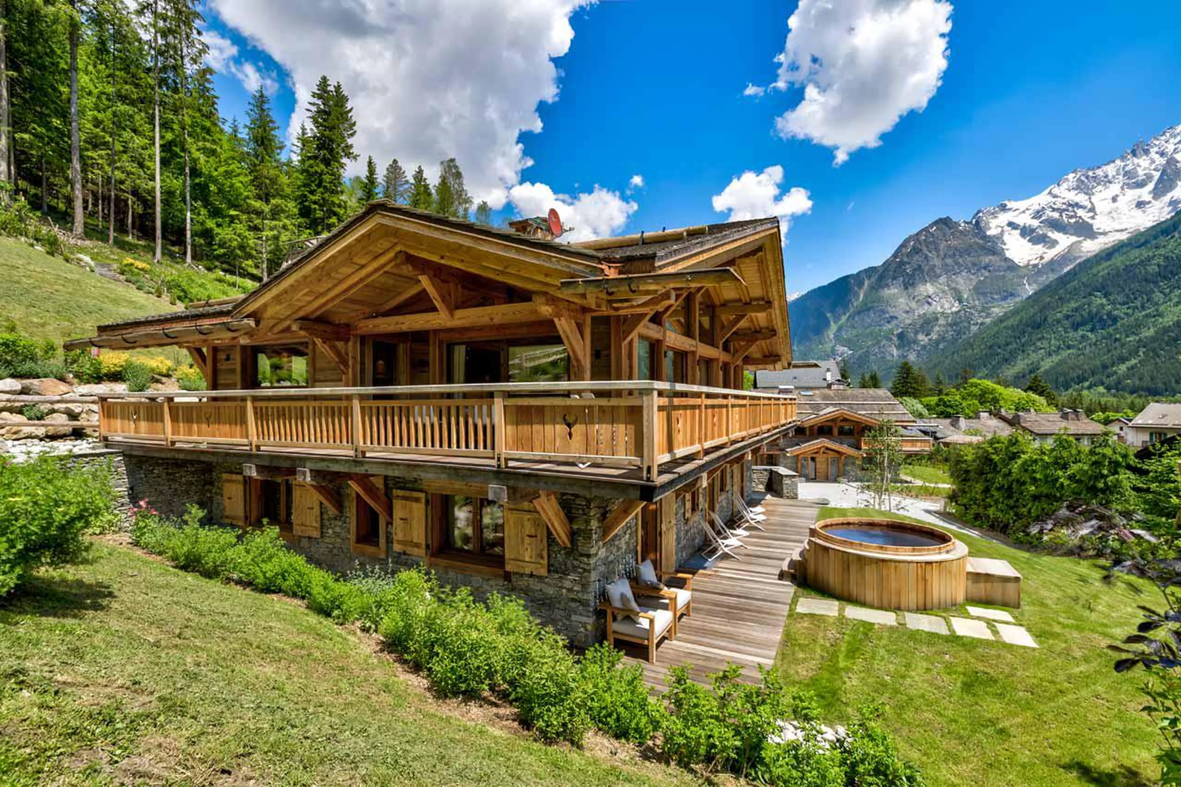 Exterior in summer of Chalet Saphir in Chamonix