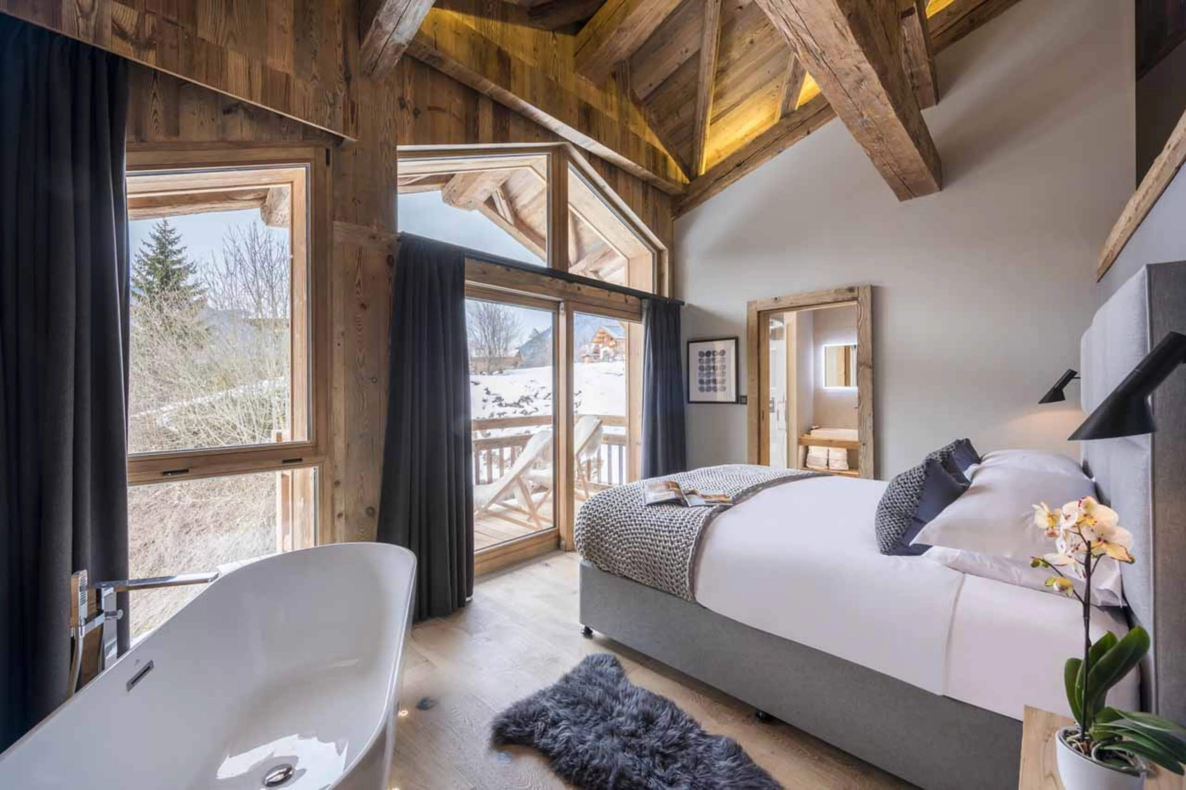 Bathtub in bedroom three at Chalet Sapphire in Morzine