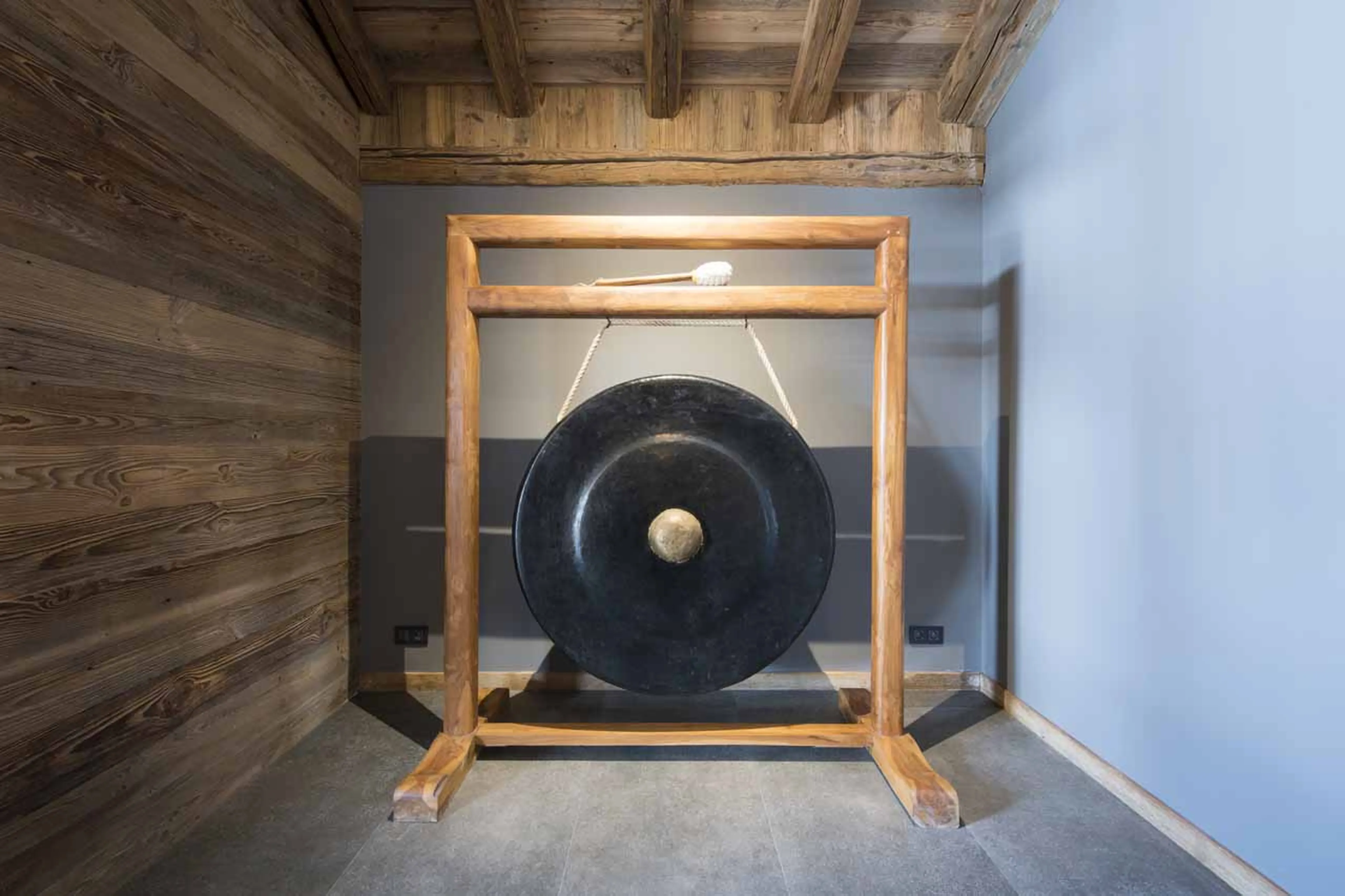 Gong in entrance hall of the Sapphire Estate in Morzine
