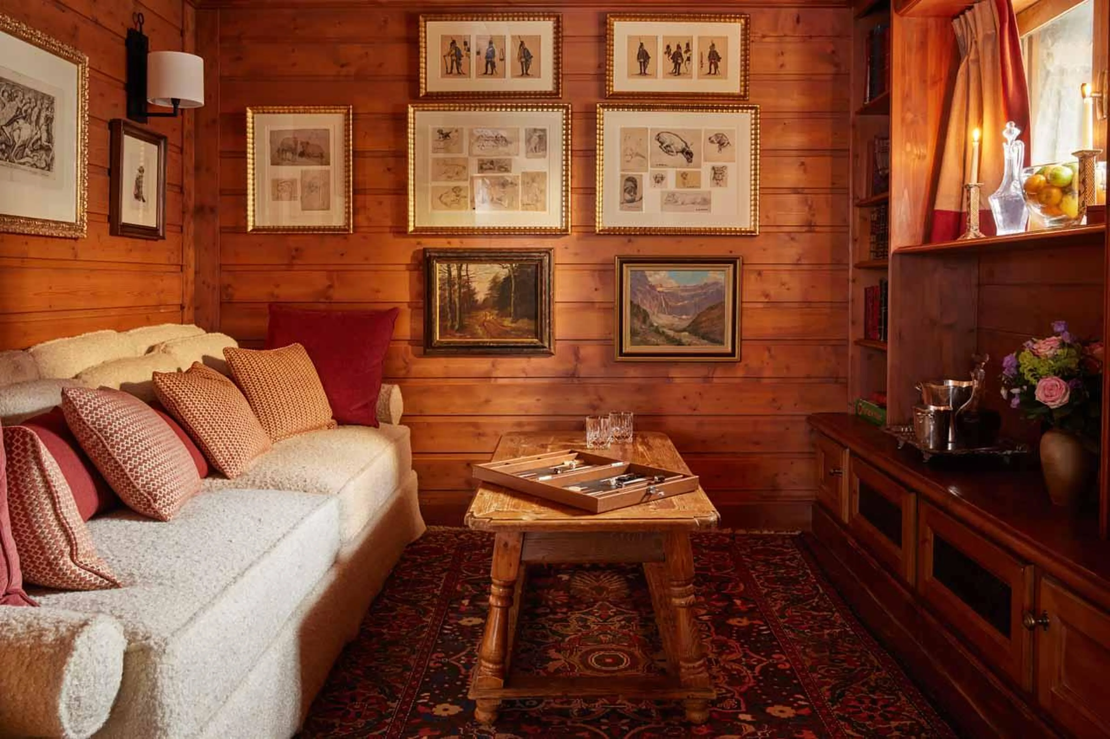 Sofa and cofe table in Chalet Schuss, Val d'Isere