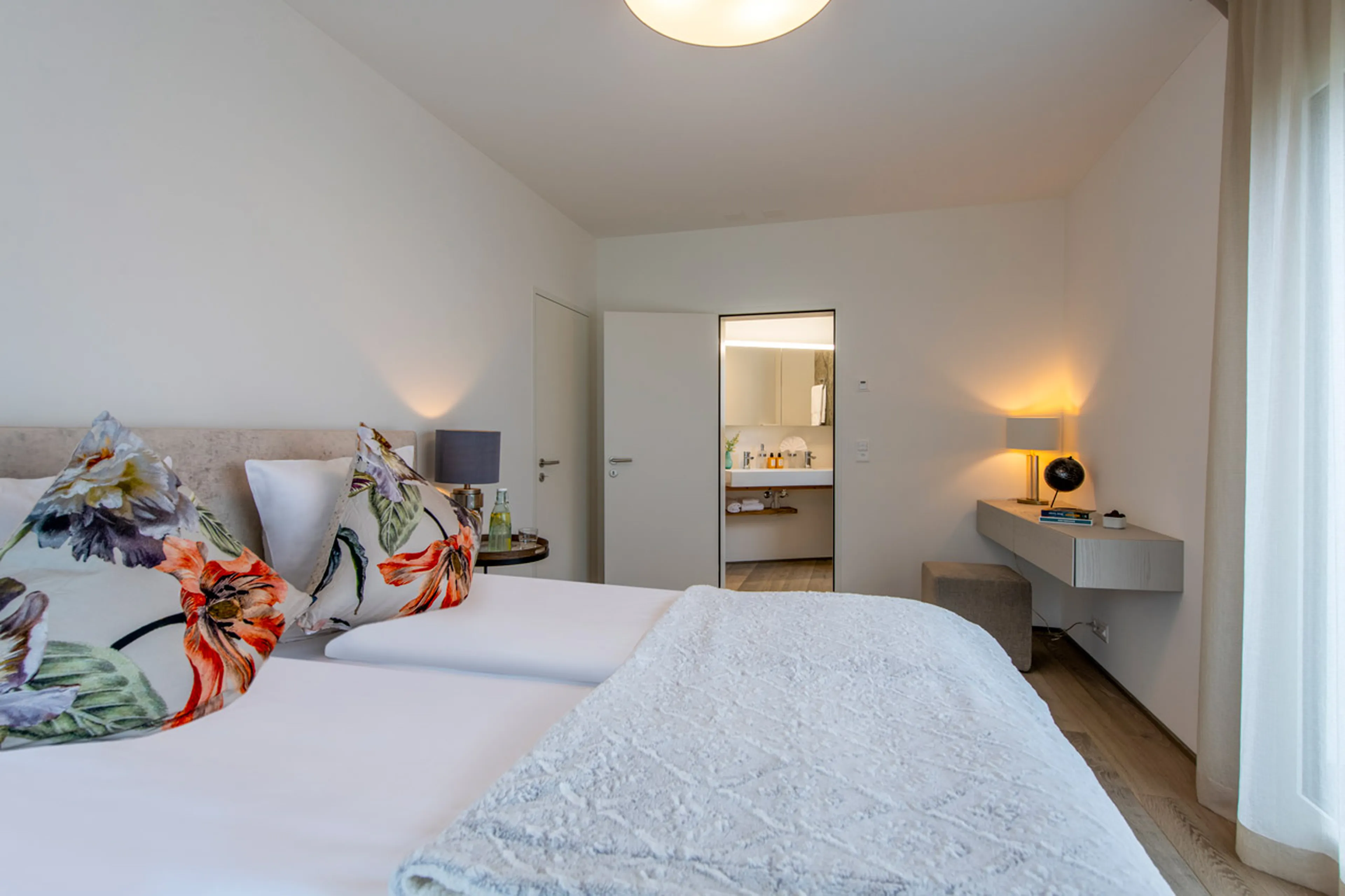 Entrance to shower room