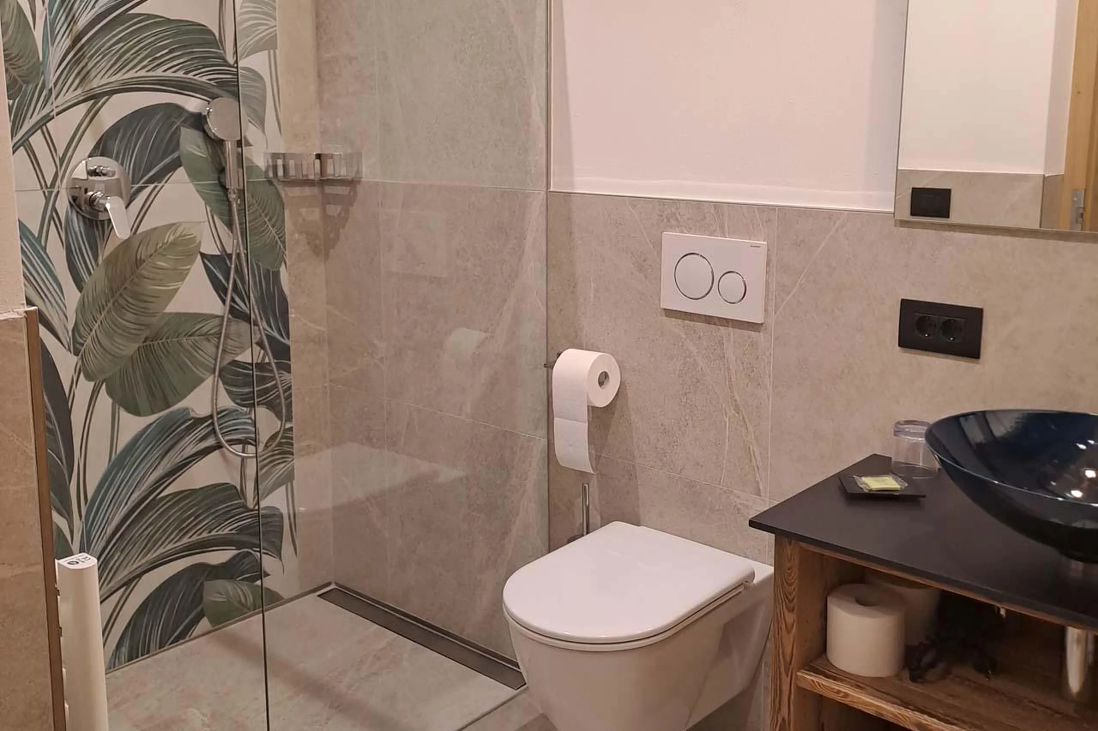 Private shower room at Chalet Sellaronda in Val Gardena