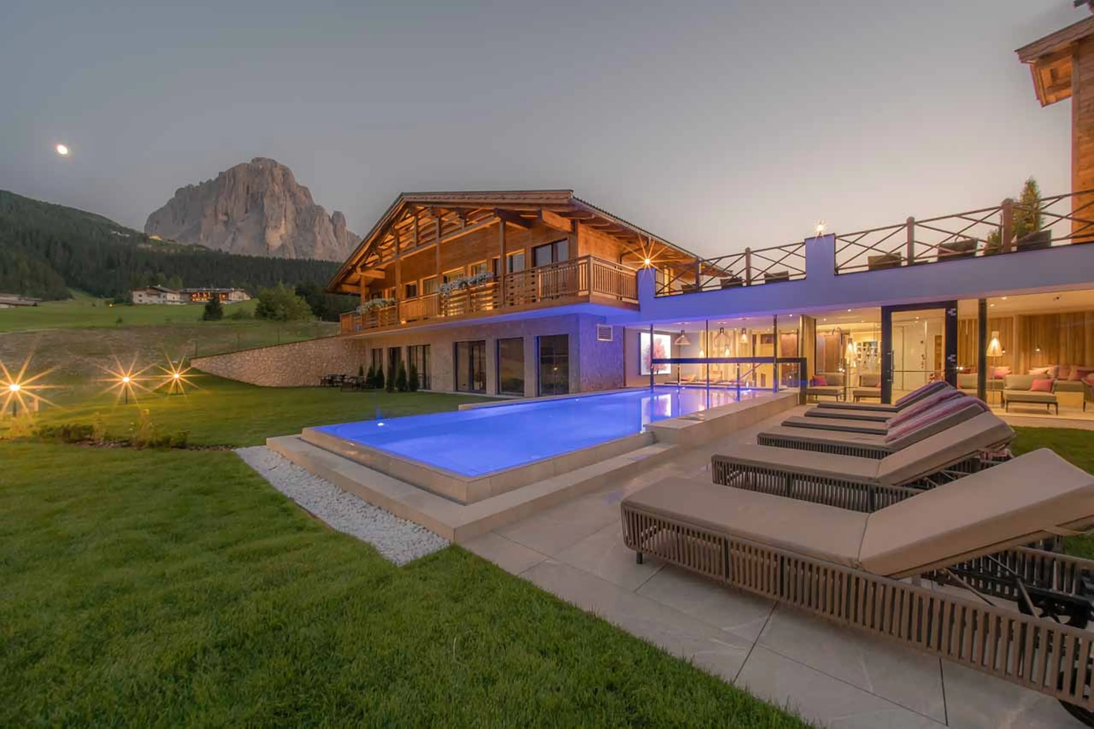 Exterior view and spa at Chalet Sellaronda in Val Gardena