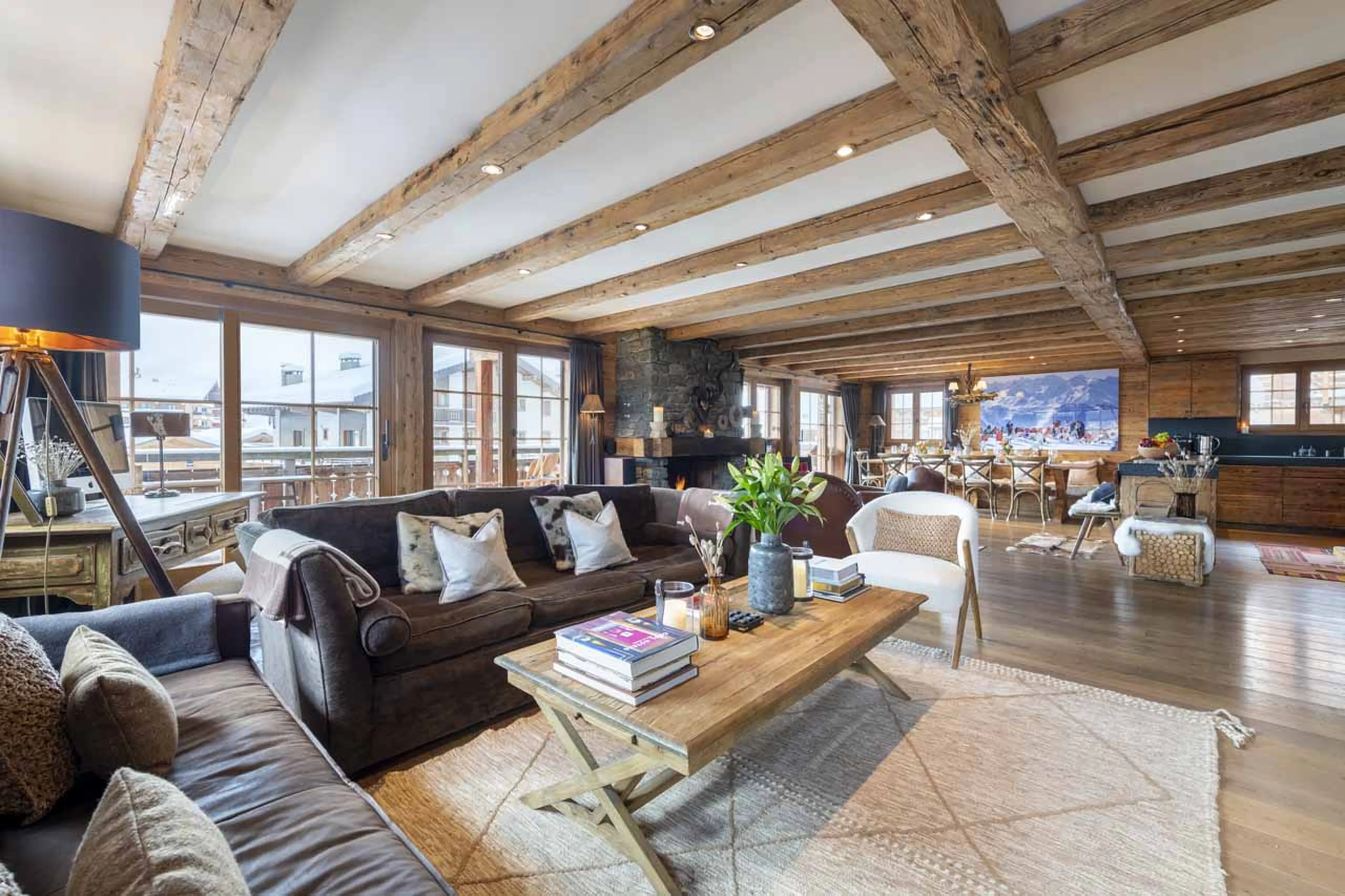 Living and dining area at Apartment Silver in Verbier
