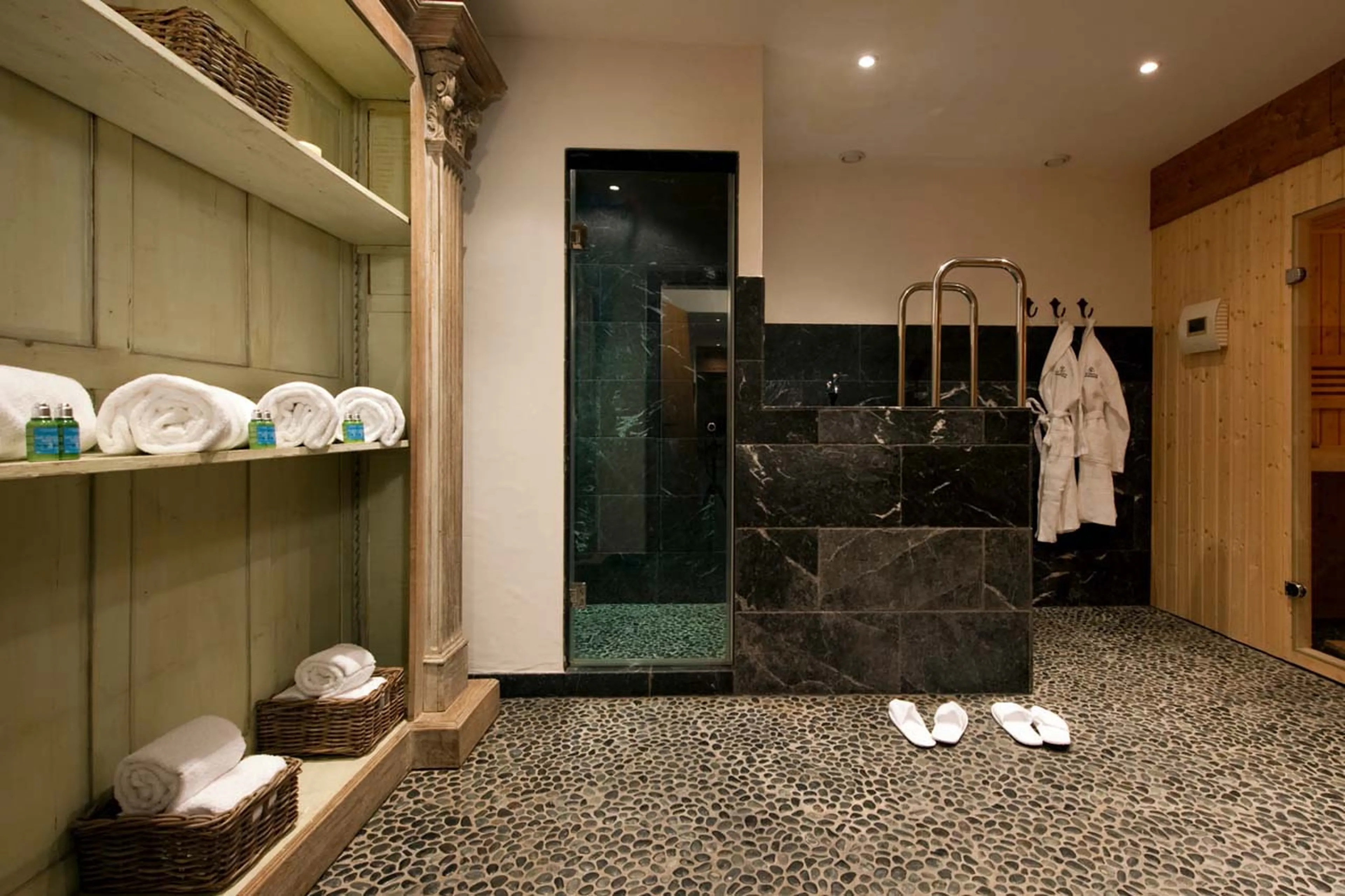 Shared spa at Apartment Silver in Verbier