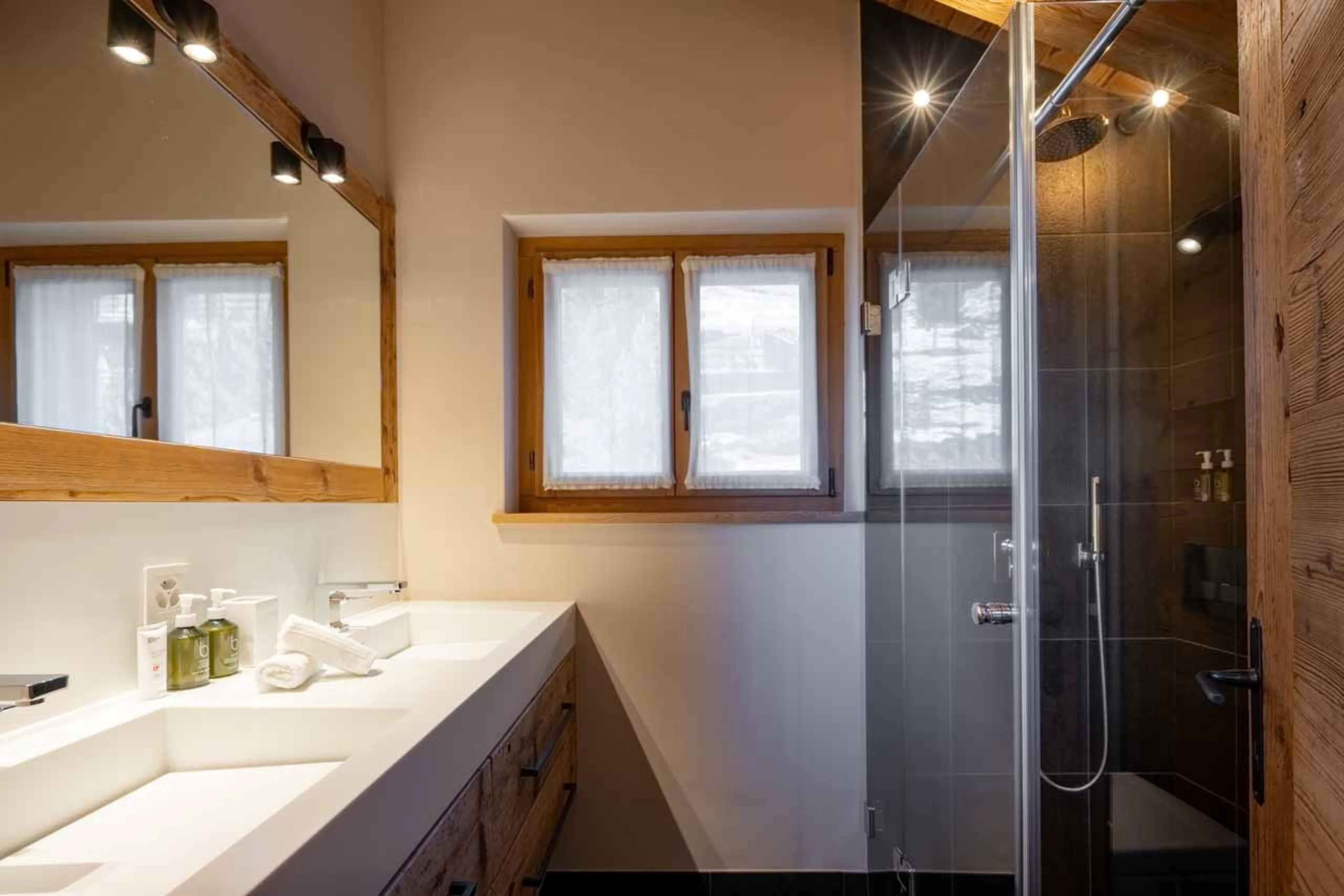 Bathroom ten at Alpine Estate in Verbier