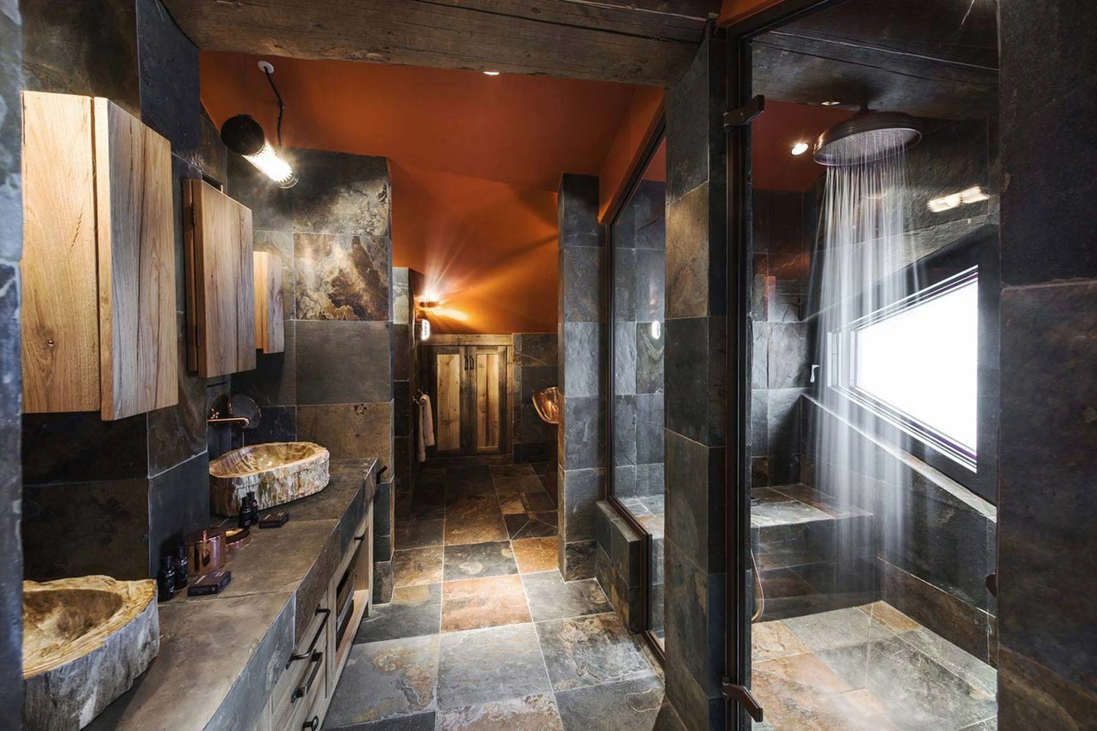 Bathroom five at Chalet Sisimiut in Courchevel 1550