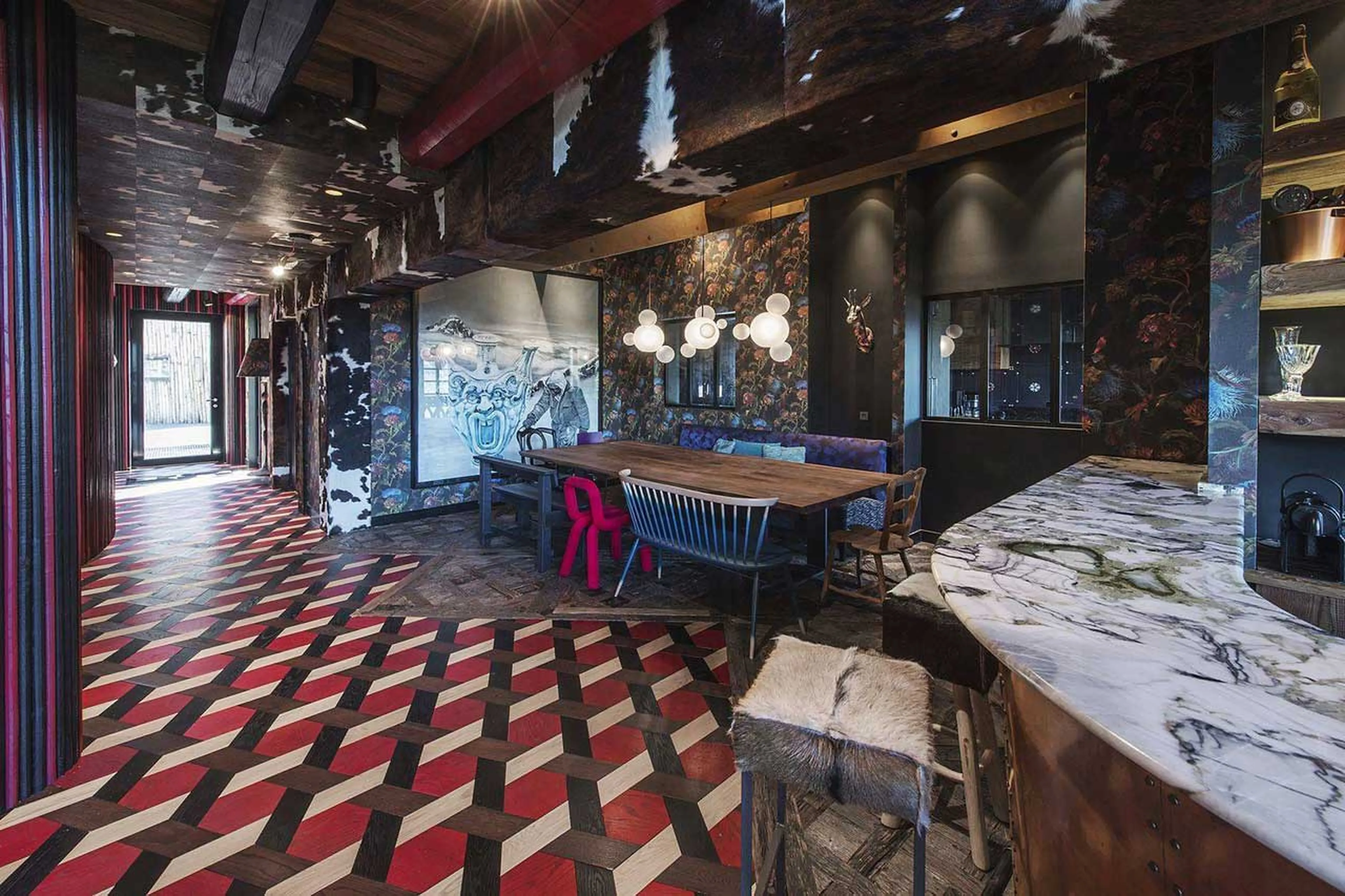 Dining area at Chalet Sisimiut in Courchevel 1550