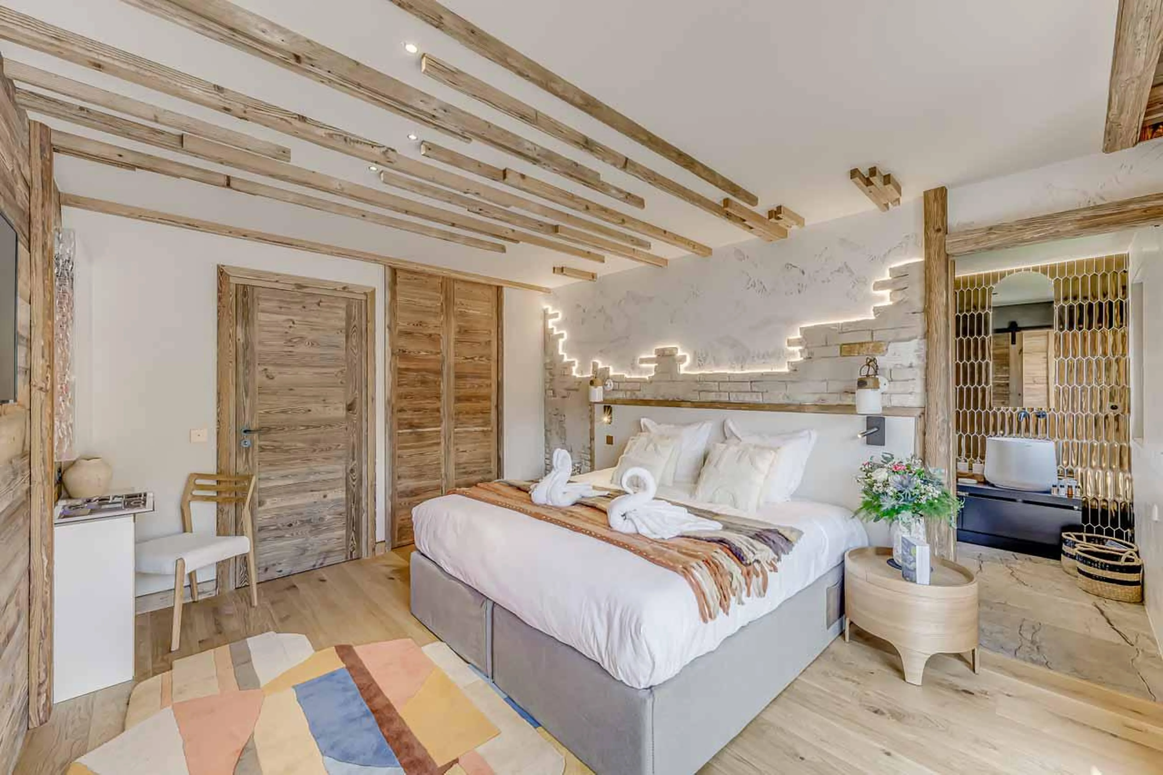 Double bedroom in Chalet Sneg, Tignes