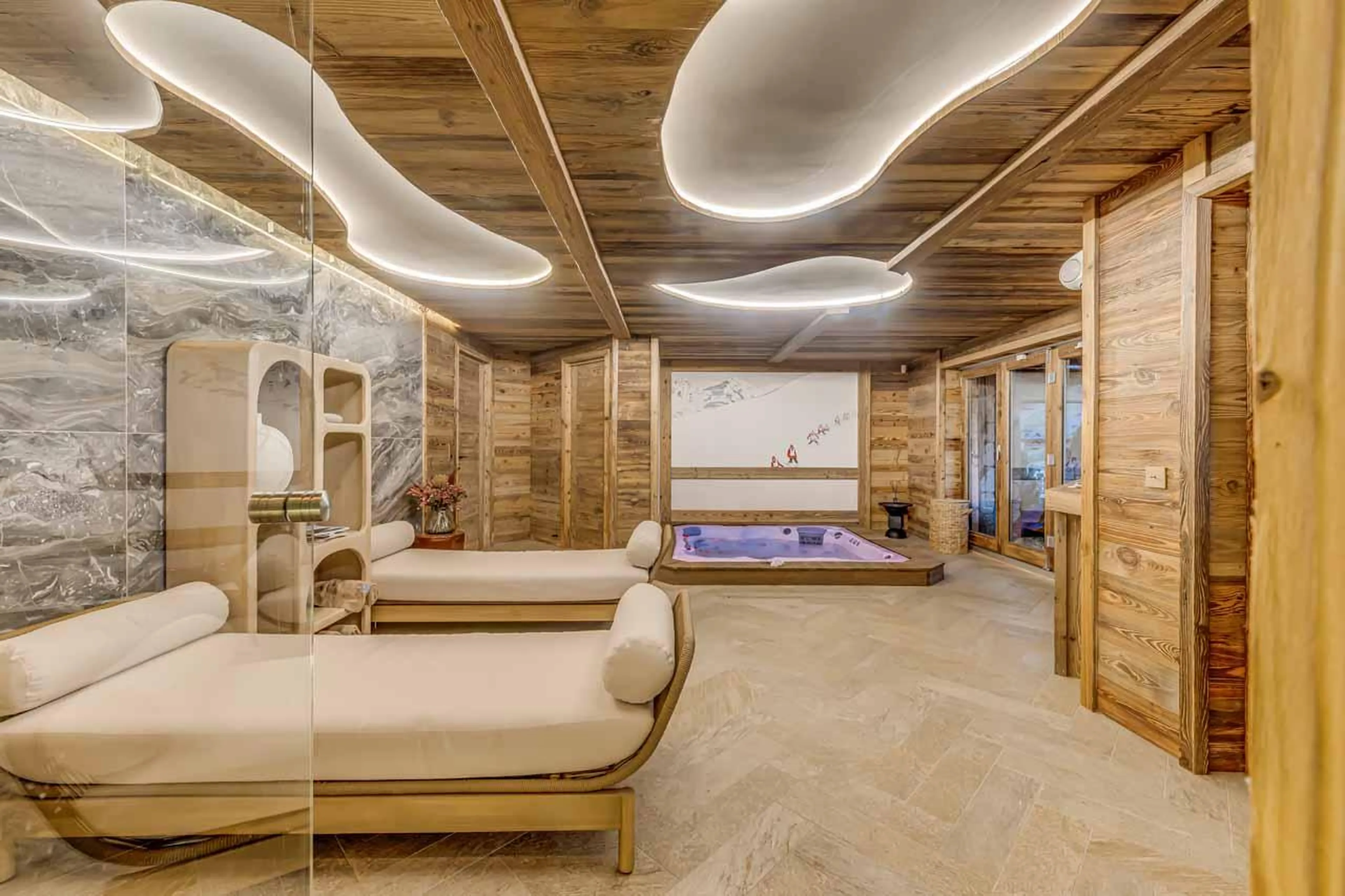 Loungers and hot tub in Chalet Sneg, Tignes
