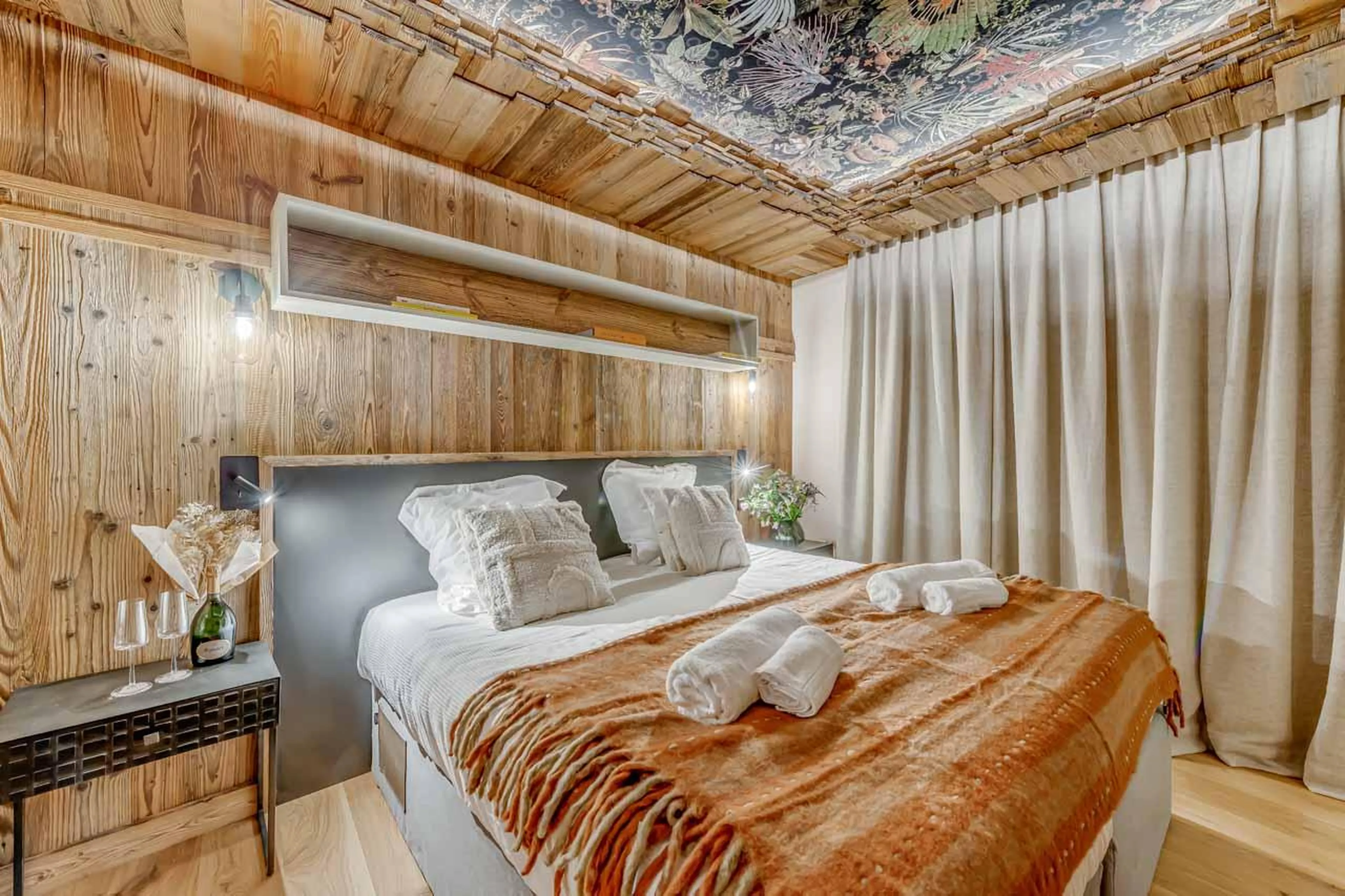 Double bedroom in Chalet Sneg, Tignes