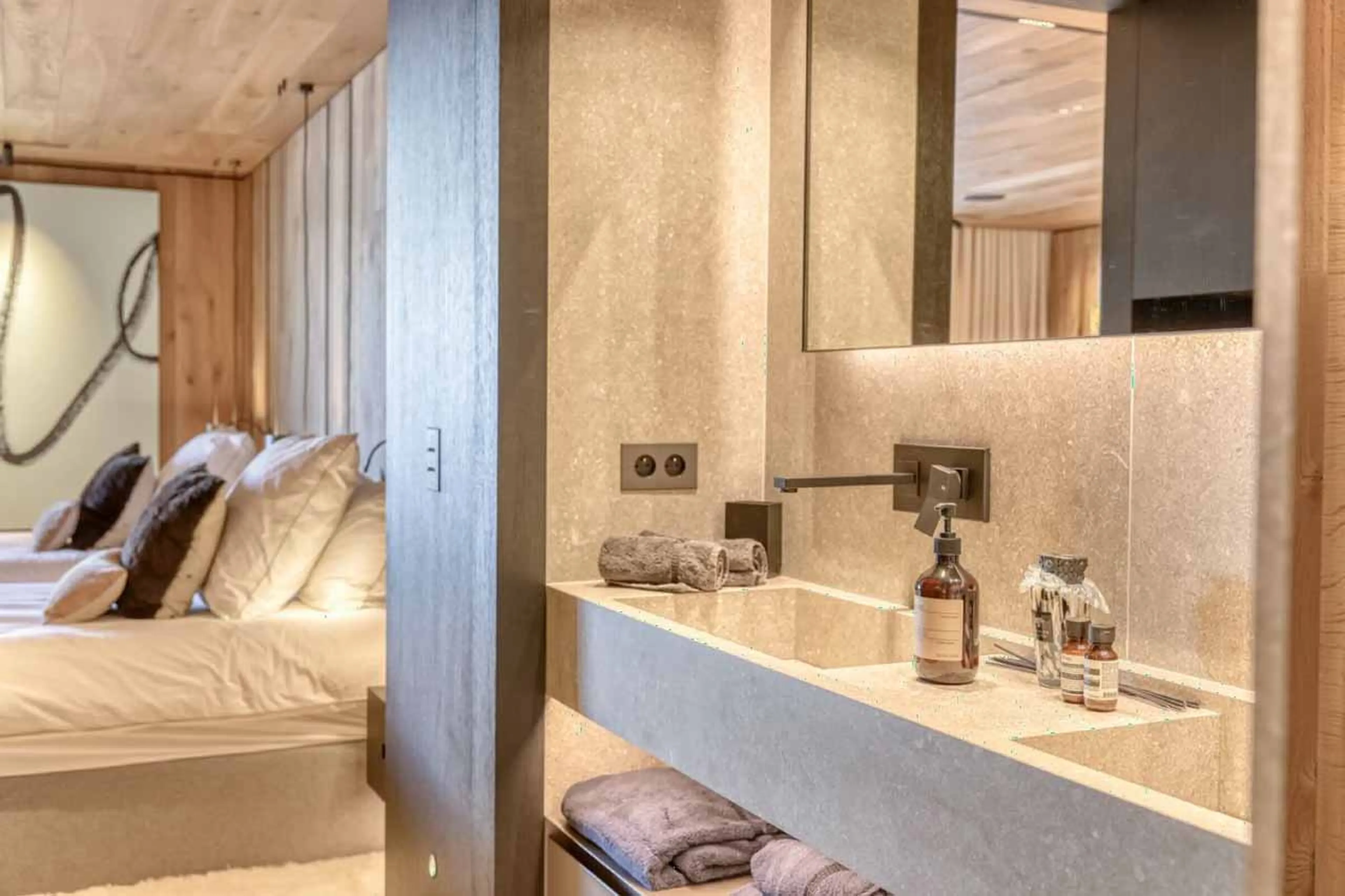 Bedroom 2 ensuite at Chalet Snowcat in Megeve