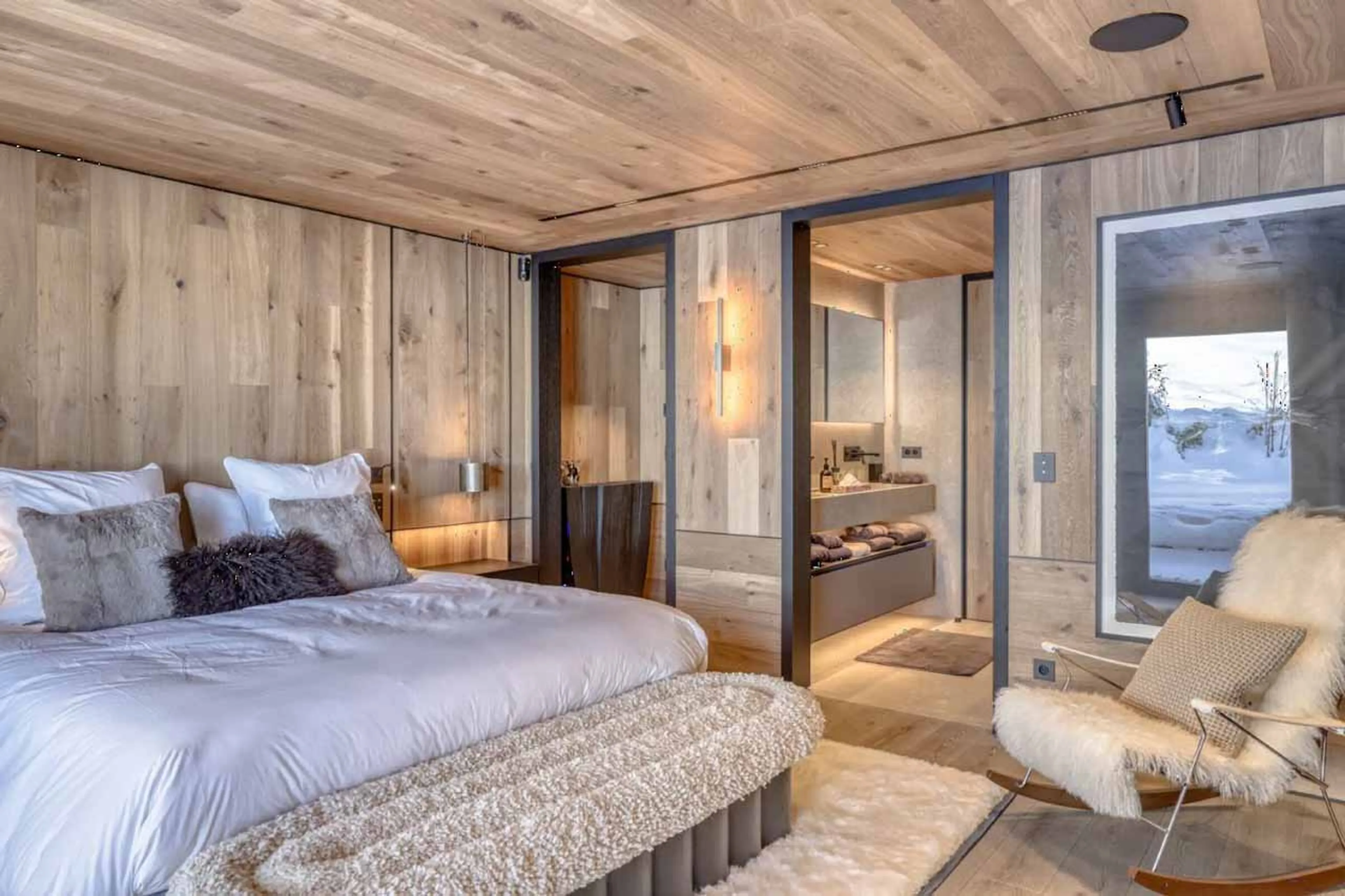 Bedroom 3 with ensuite at Chalet Snowcat in Megeve