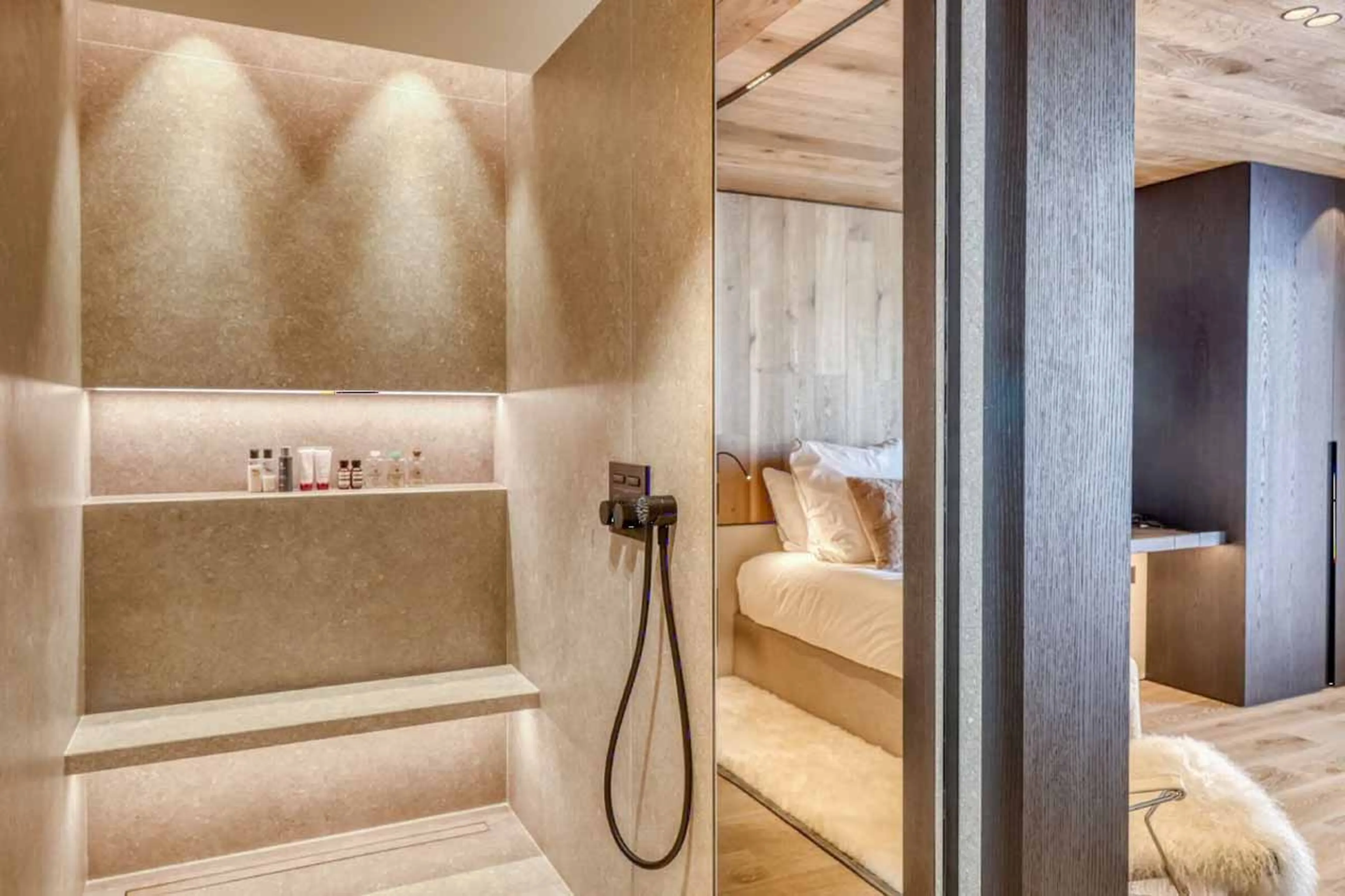 Bedroom 3 ensuite at Chalet Snowcat in Megeve