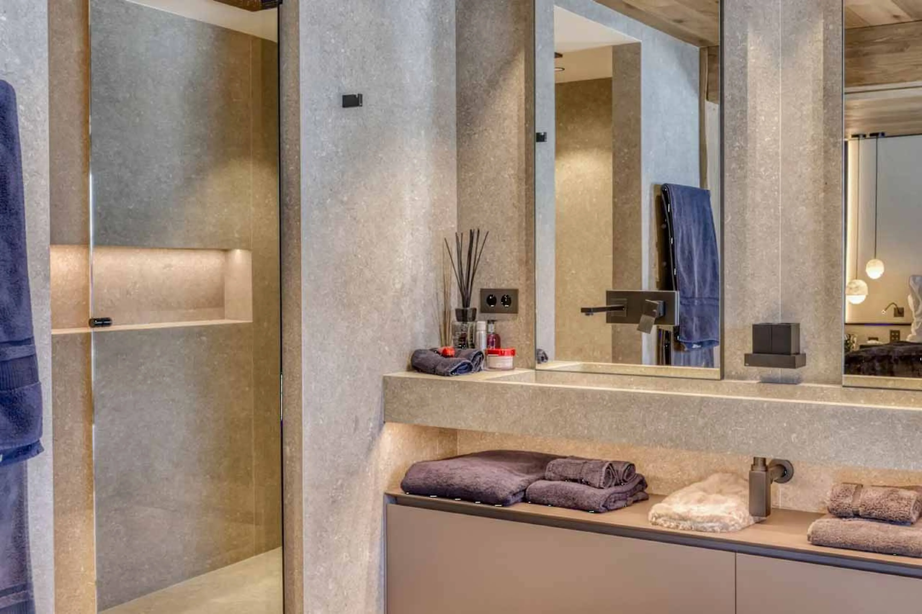 Bedroom 4 ensuite shower at Chalet Snowcat in Megeve