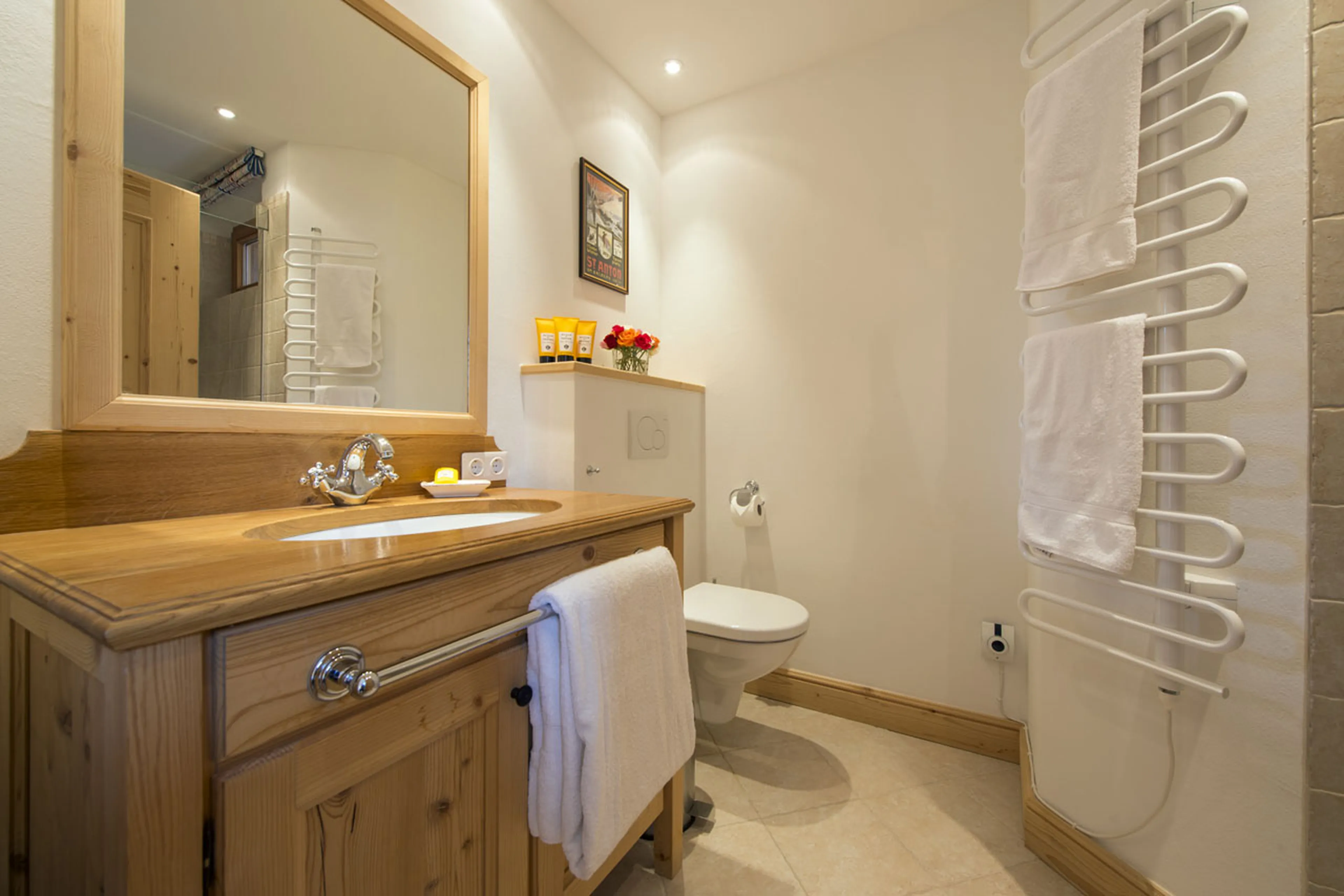 bathroom four at Chalet Soline in St Anton