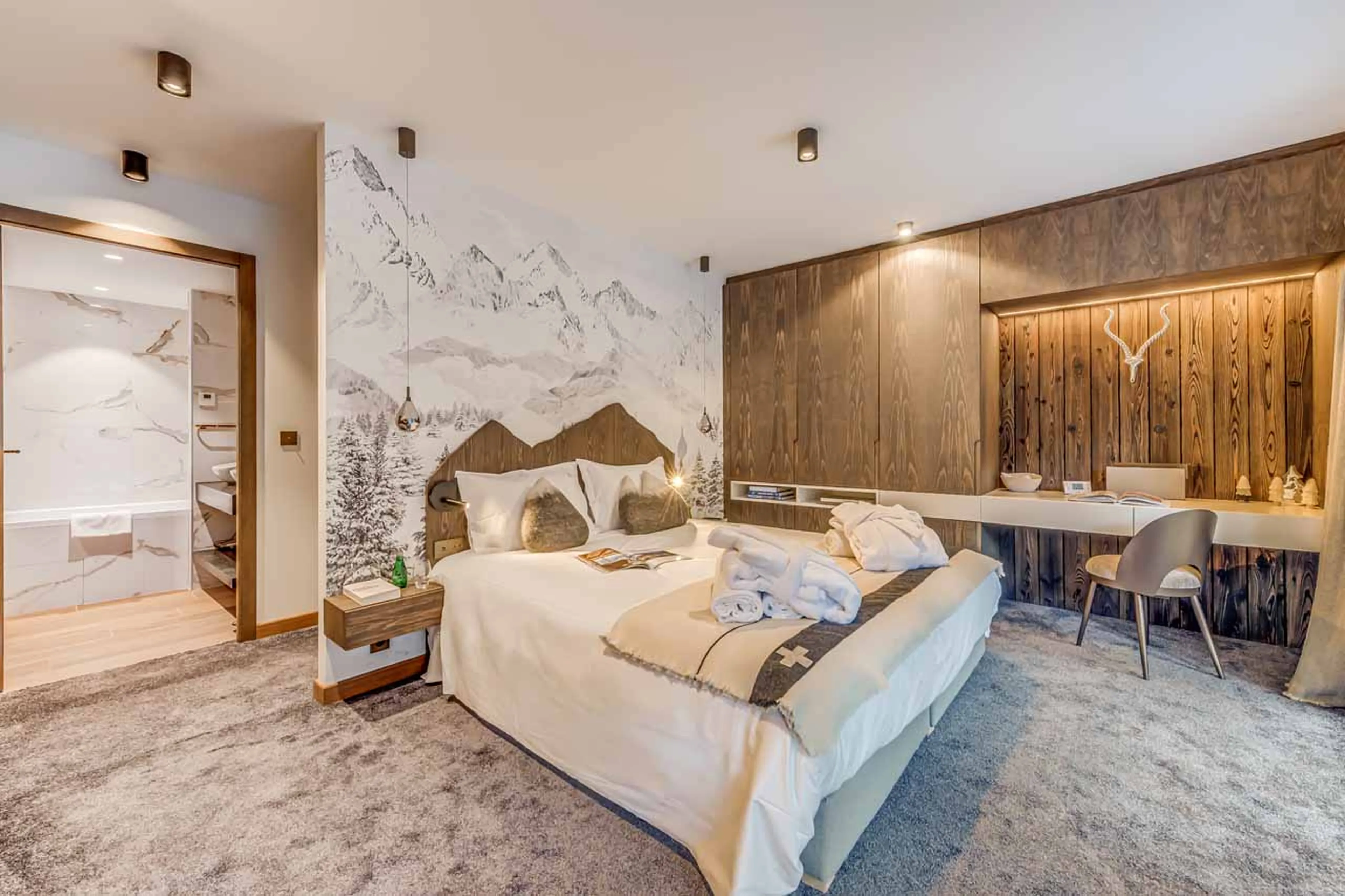 Double bedroom in Chalet Les Sources de la Davie, Tignes