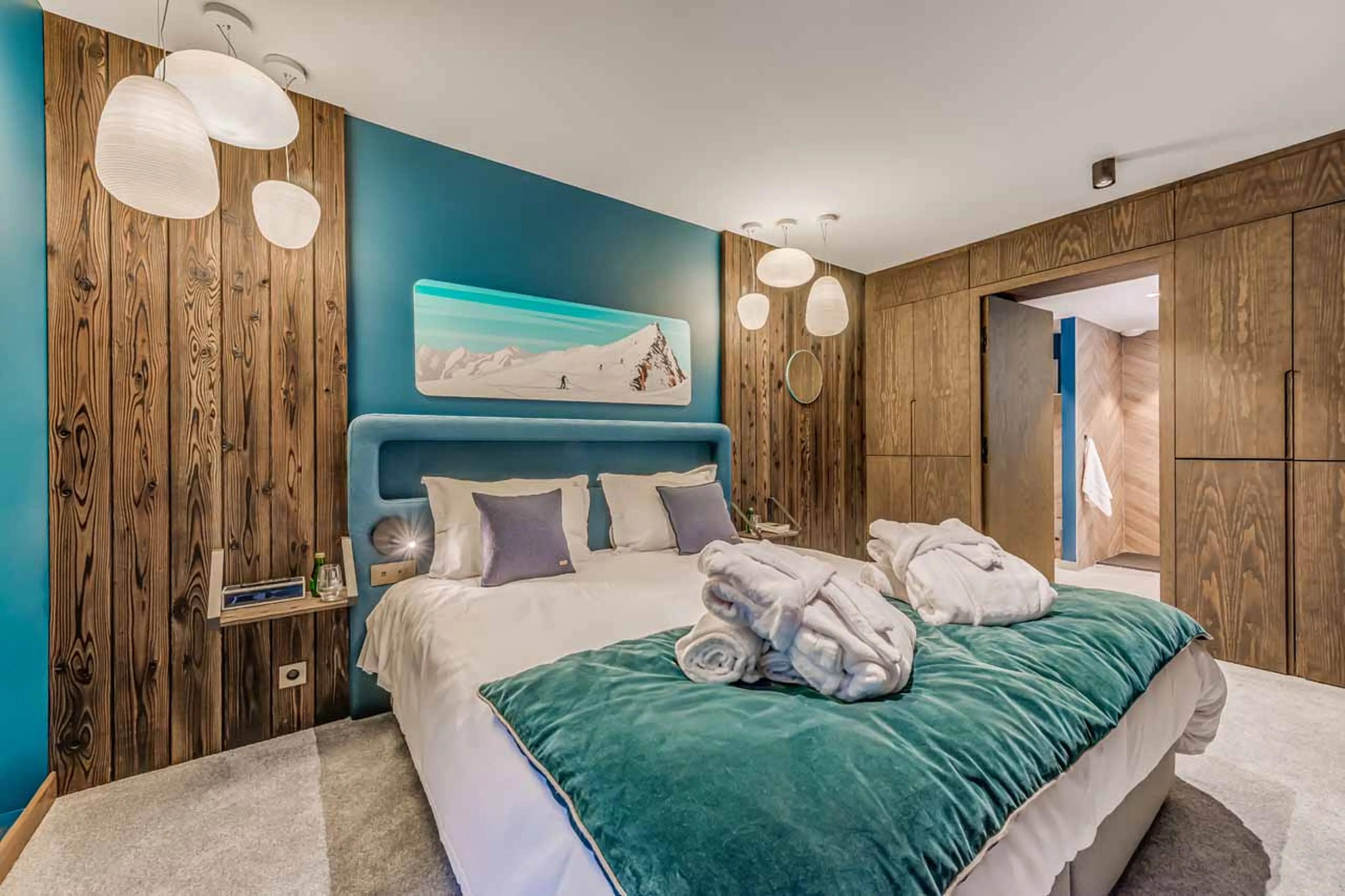 Double bedroom in Chalet Les Sources de la Davie, Tignes