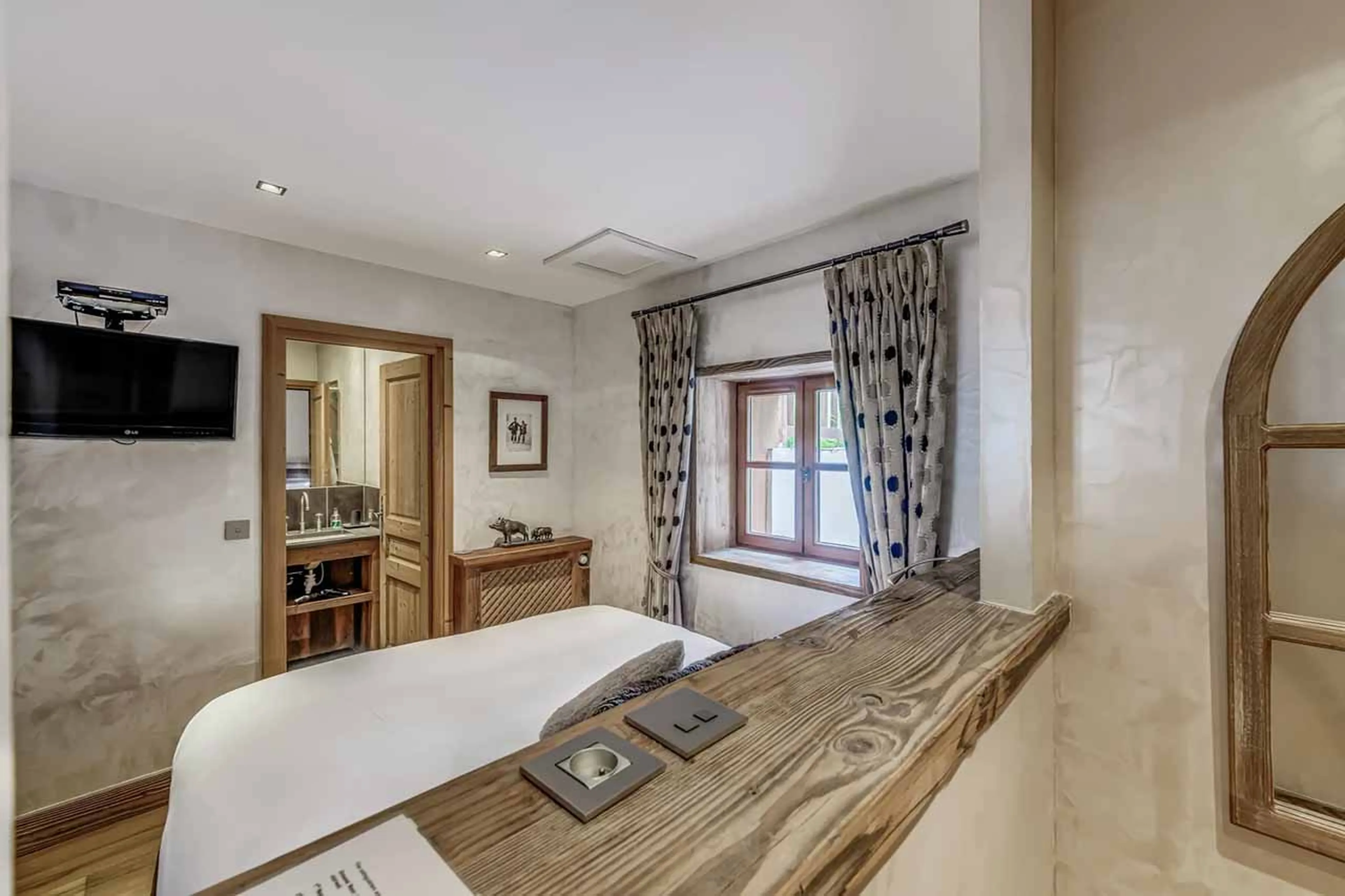 Bedroom 1 en-suite at Chalet St Christophe in Courchevel 1850