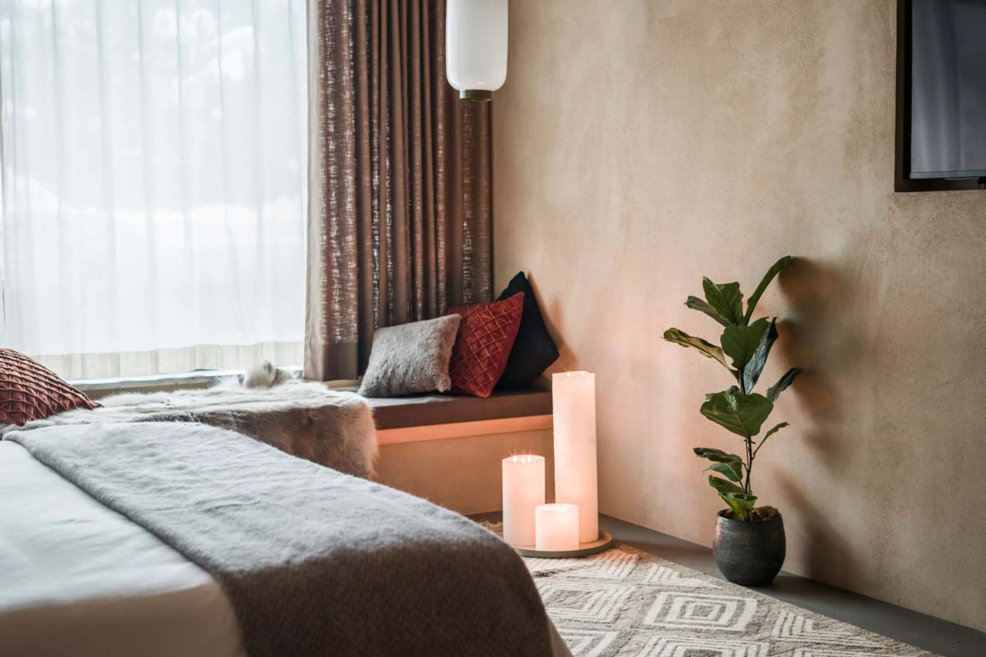 Window seat in master bedroom of Chalet Sundara in Chamonix