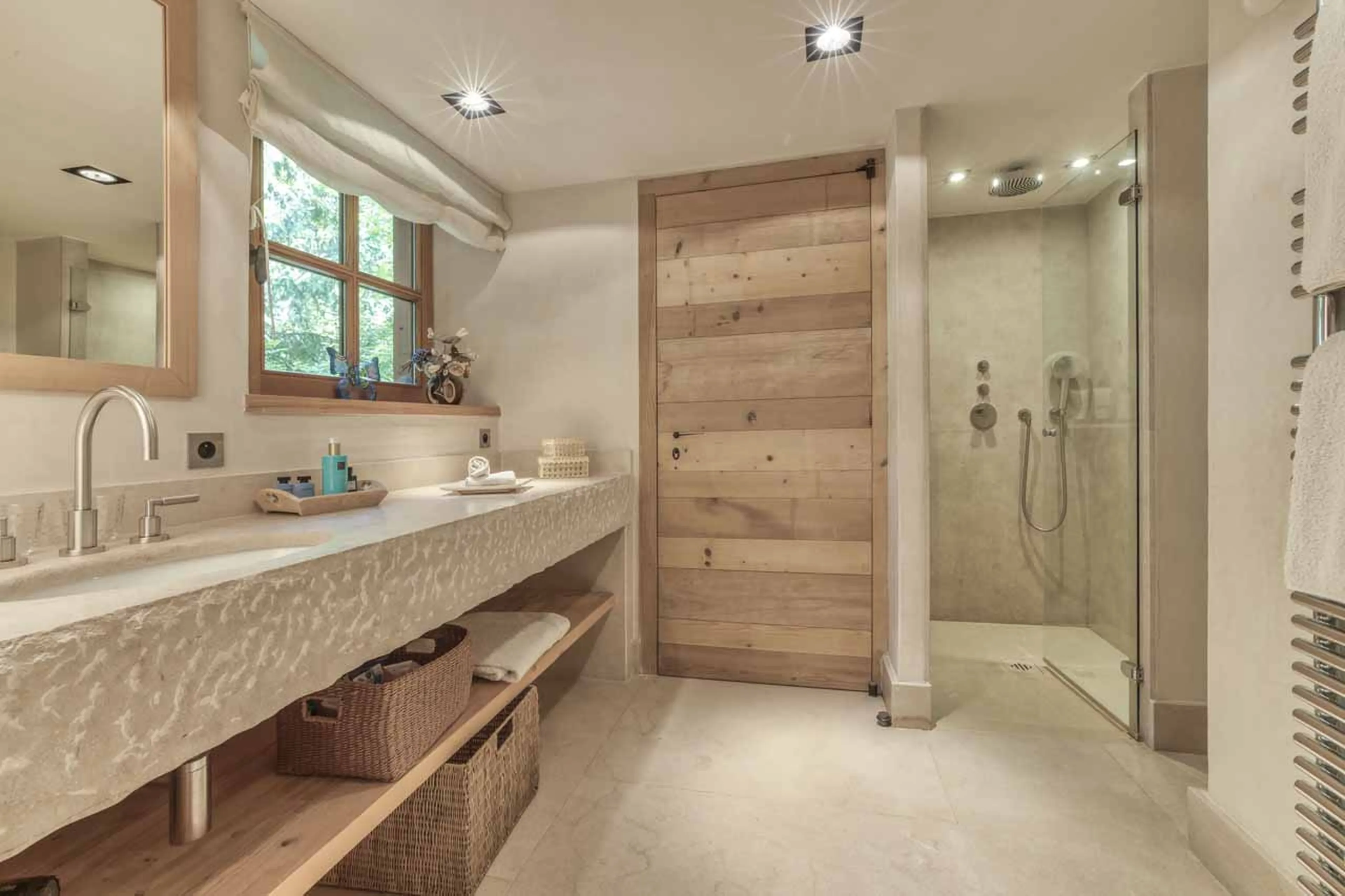 Bedroom 2 en-suite at Chalet Tao in Megeve