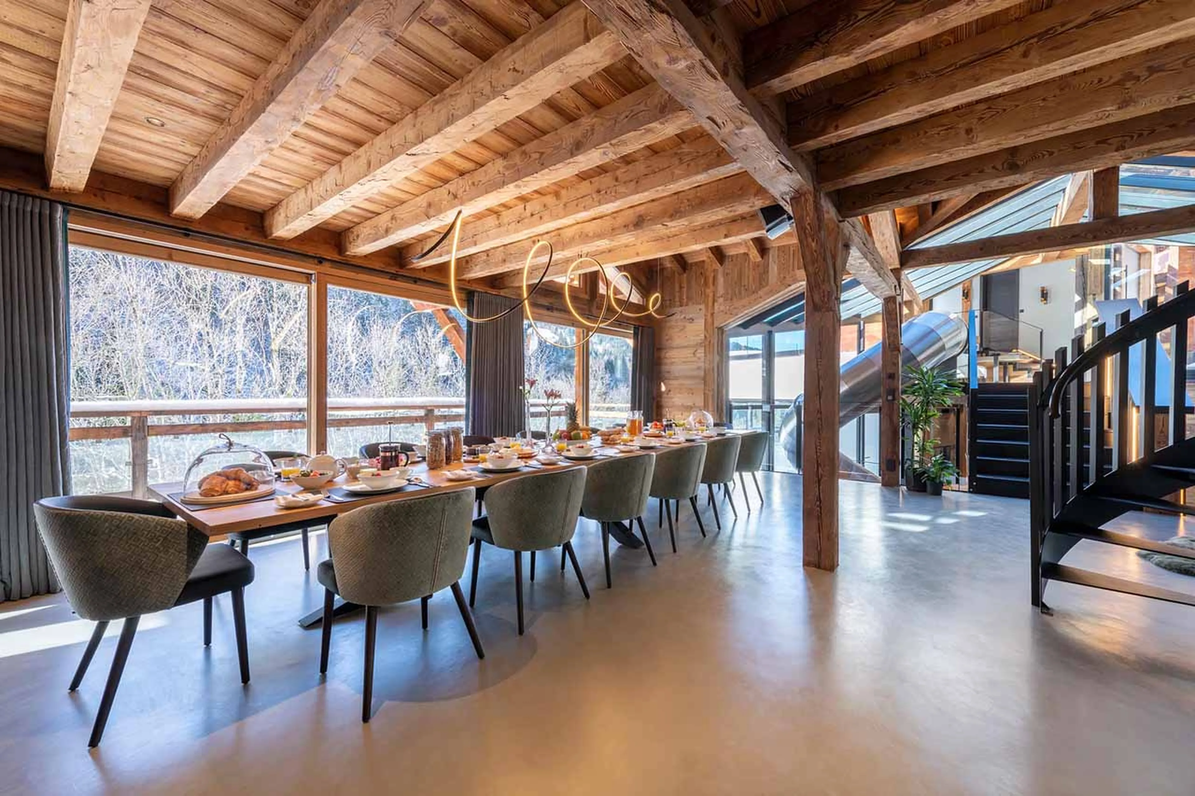 Dining room at Chalet Tataali in Morzine
