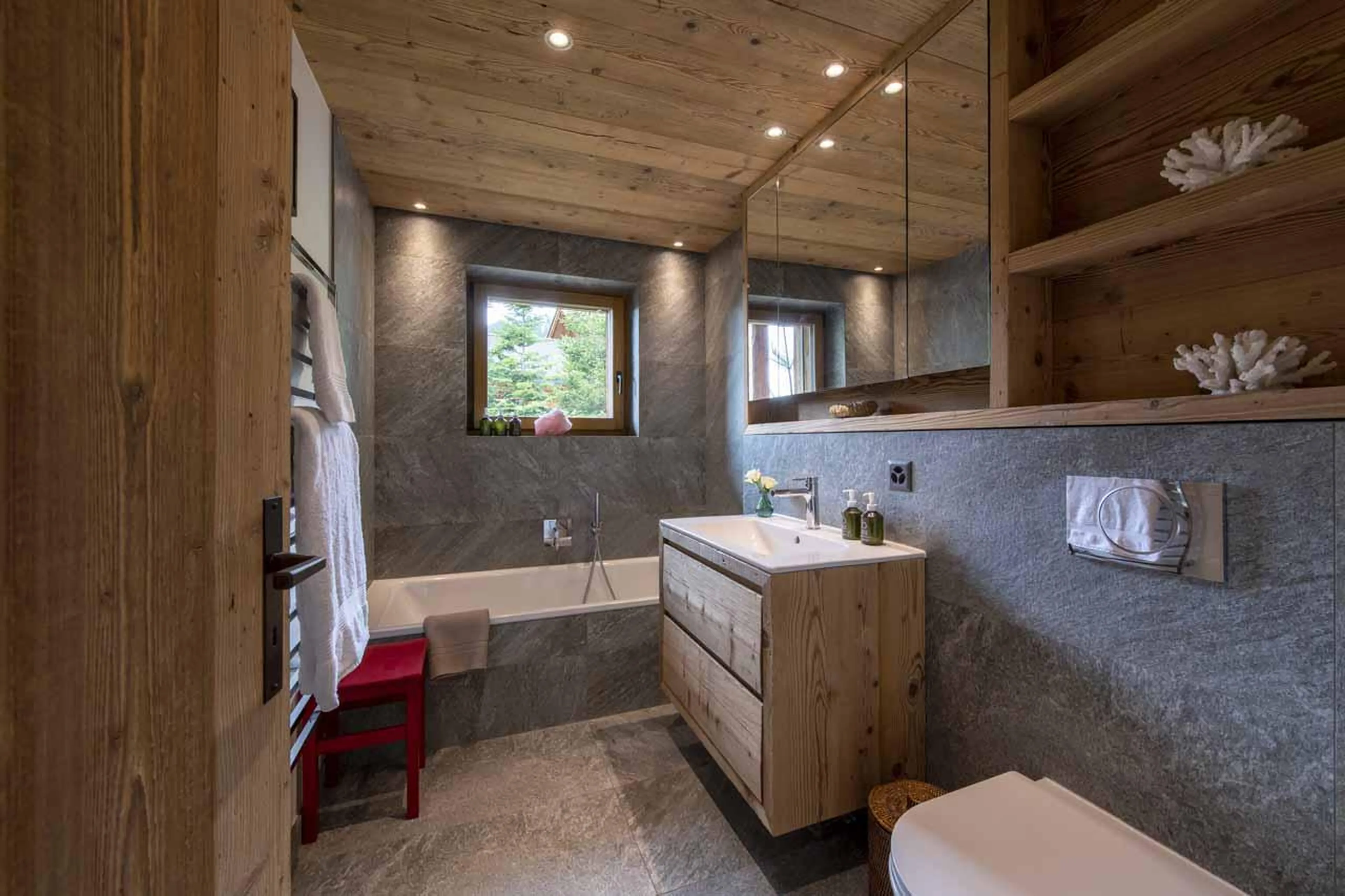 Bathroom four at Chalet Teredo in Verbier